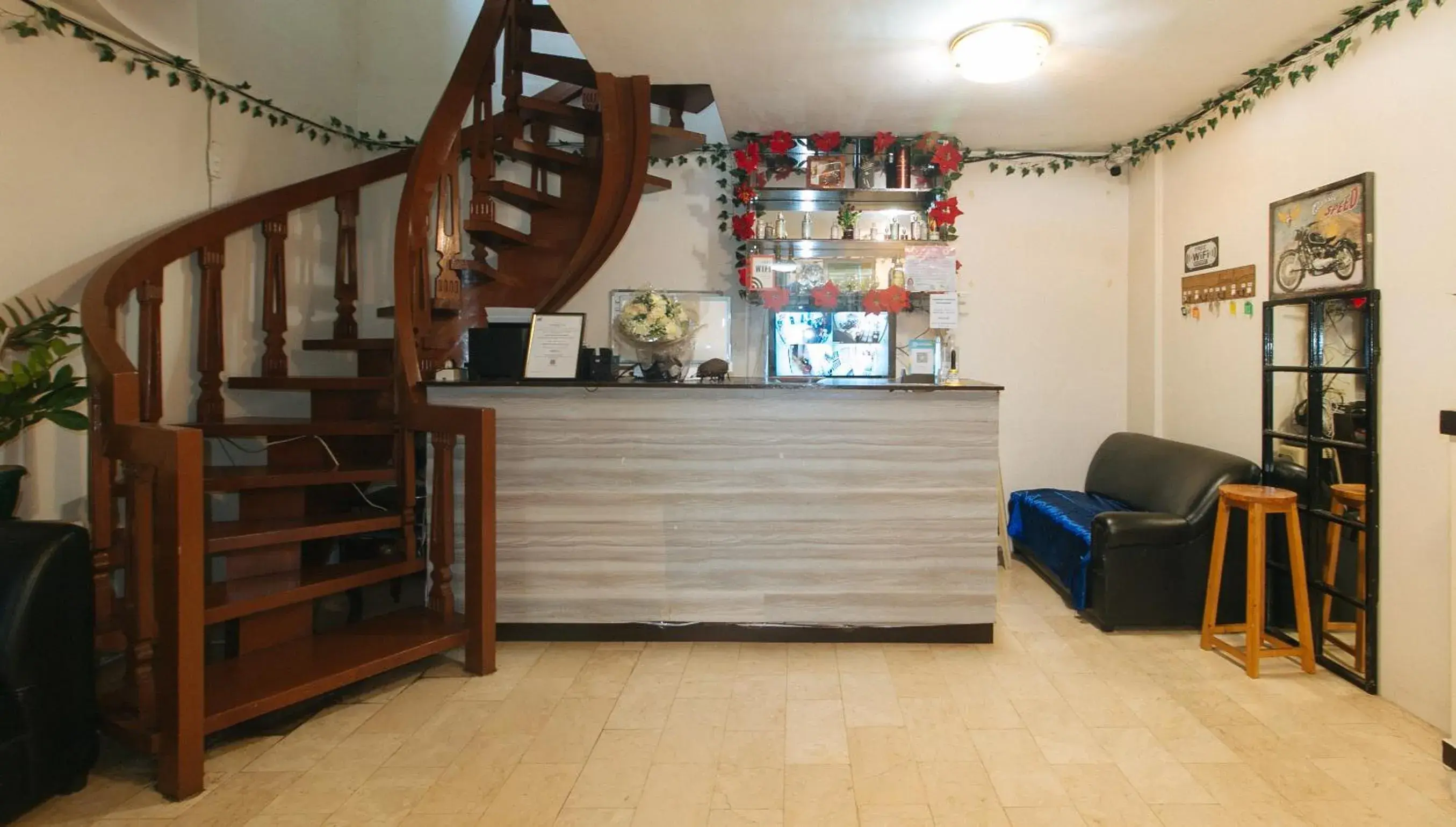 Lobby or reception in Nearest Hostel Pasay City by RedDoorz Lobby or reception in Nearest Hostel Pasay City by RedDoorz