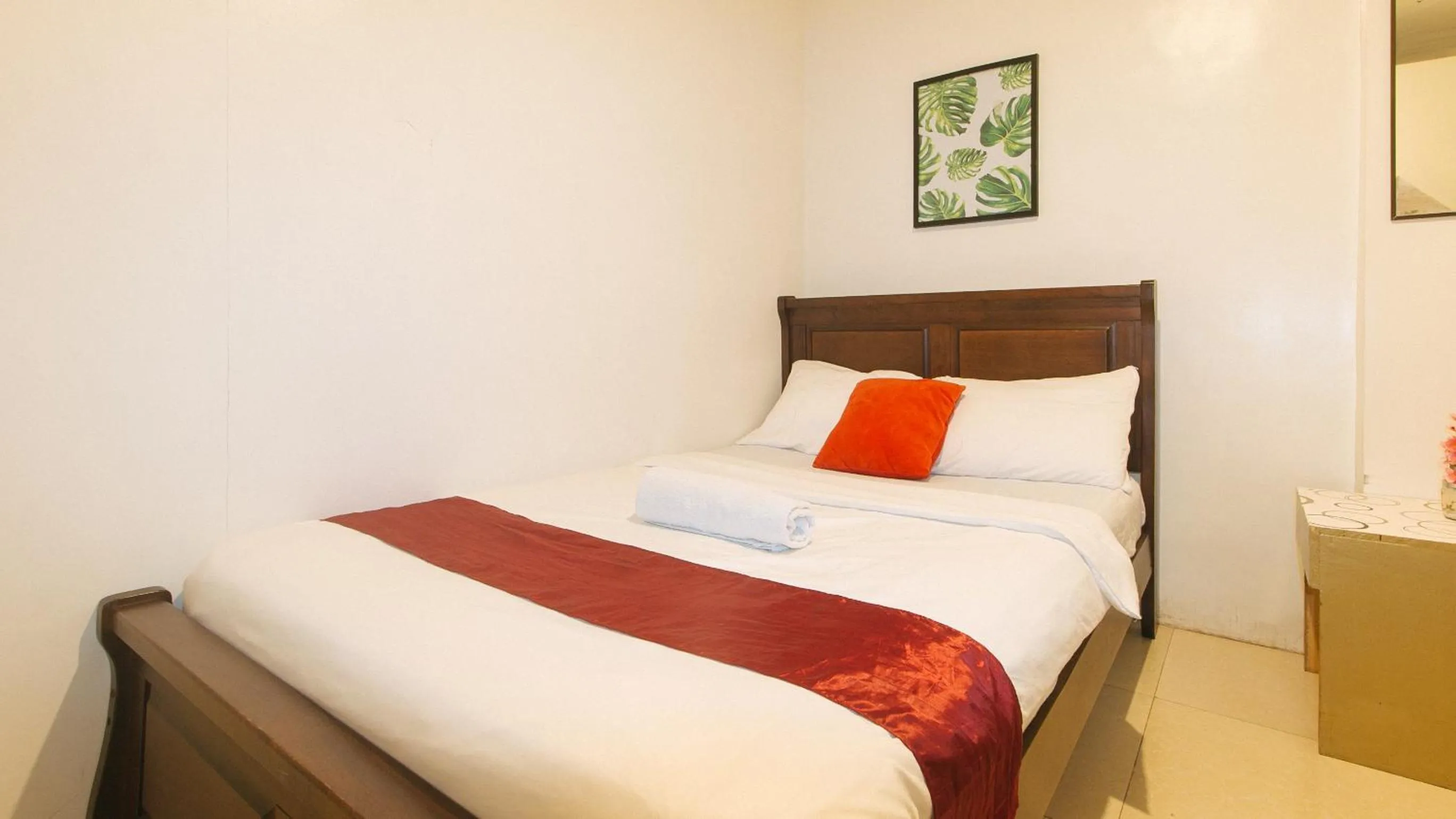 Bed in Nearest Hostel Pasay City by RedDoorz