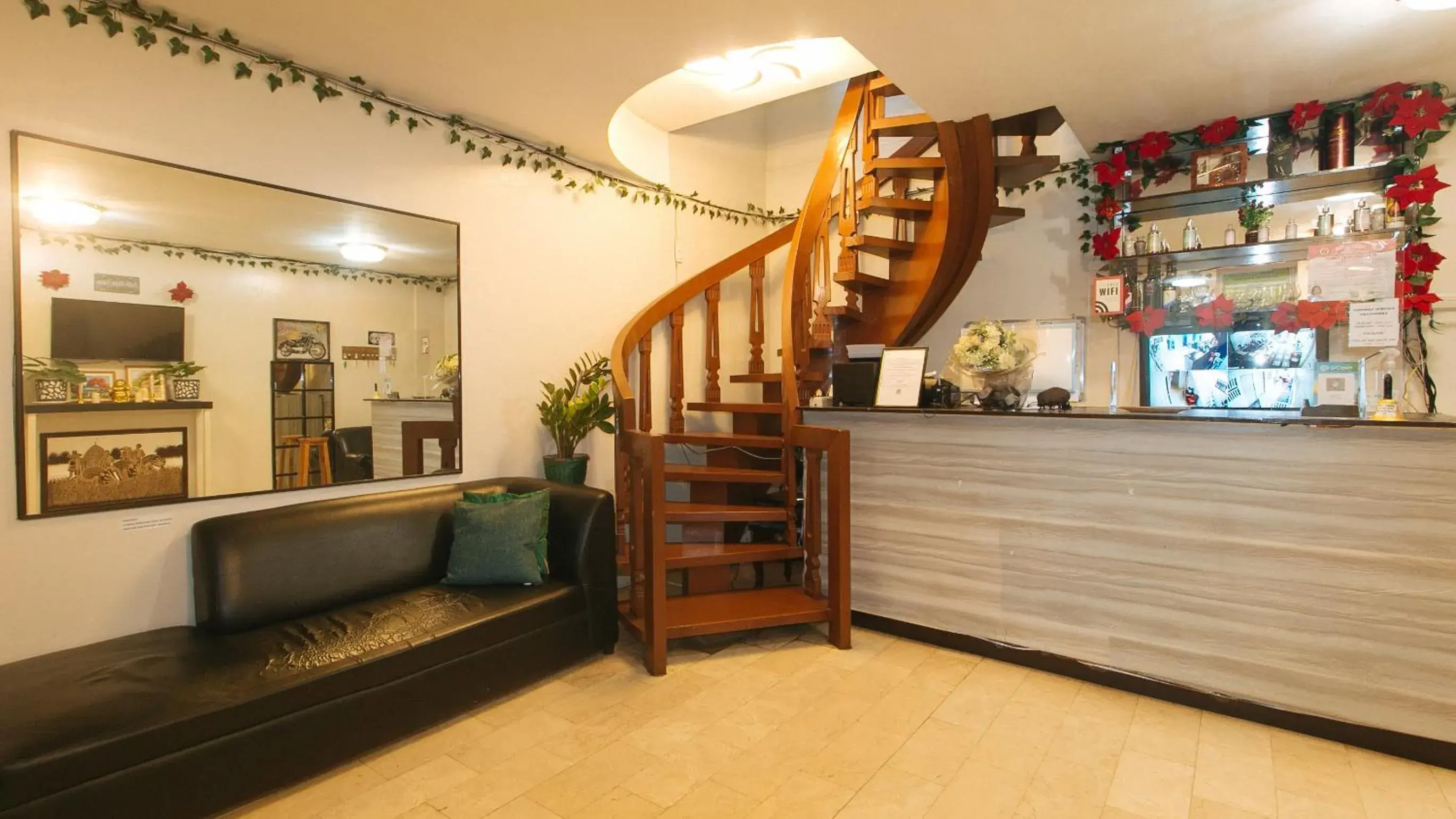 Lobby or reception in Nearest Hostel Pasay City by RedDoorz Lobby or reception in Nearest Hostel Pasay City by RedDoorz