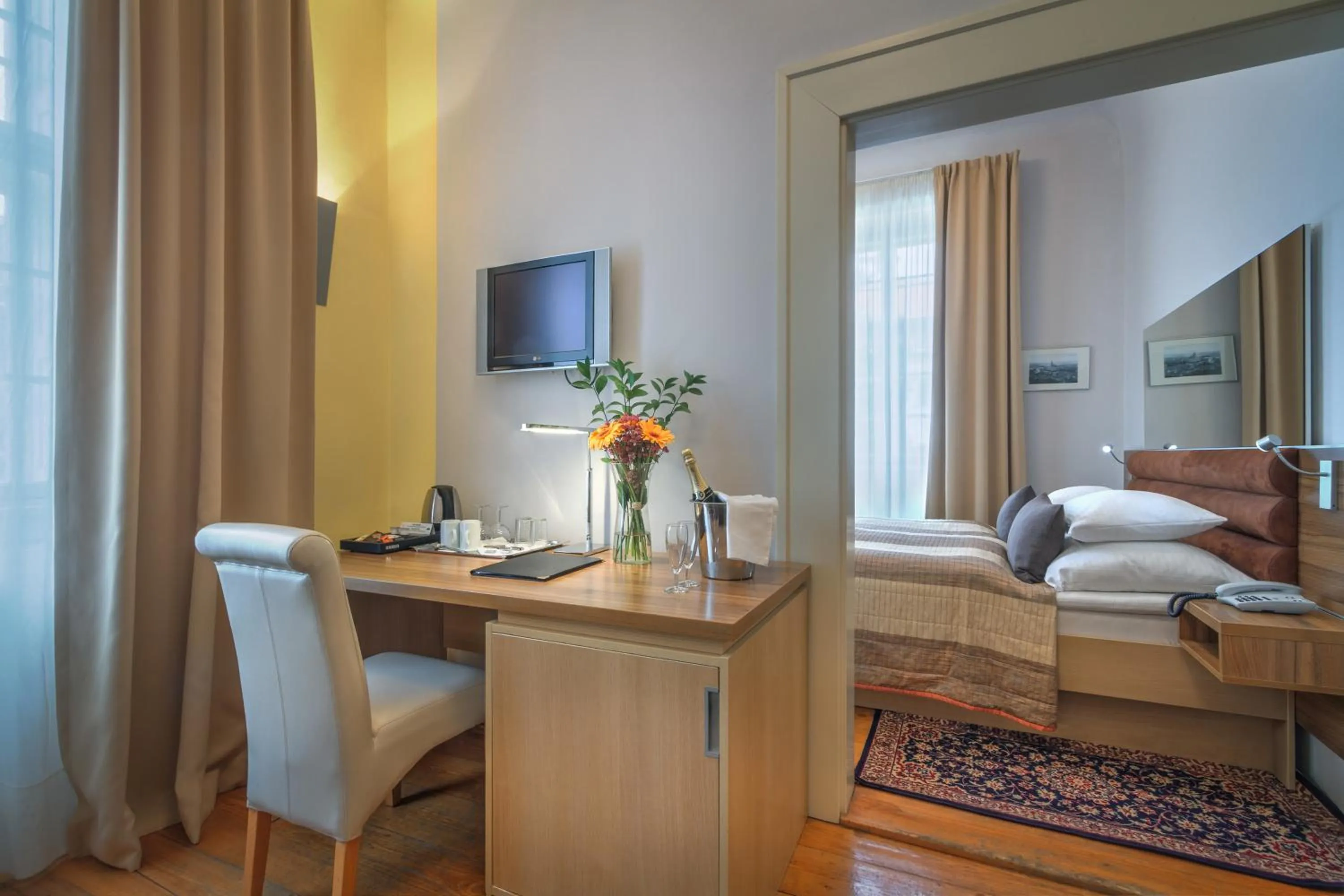 Bedroom, Bed in Monastery Hotel