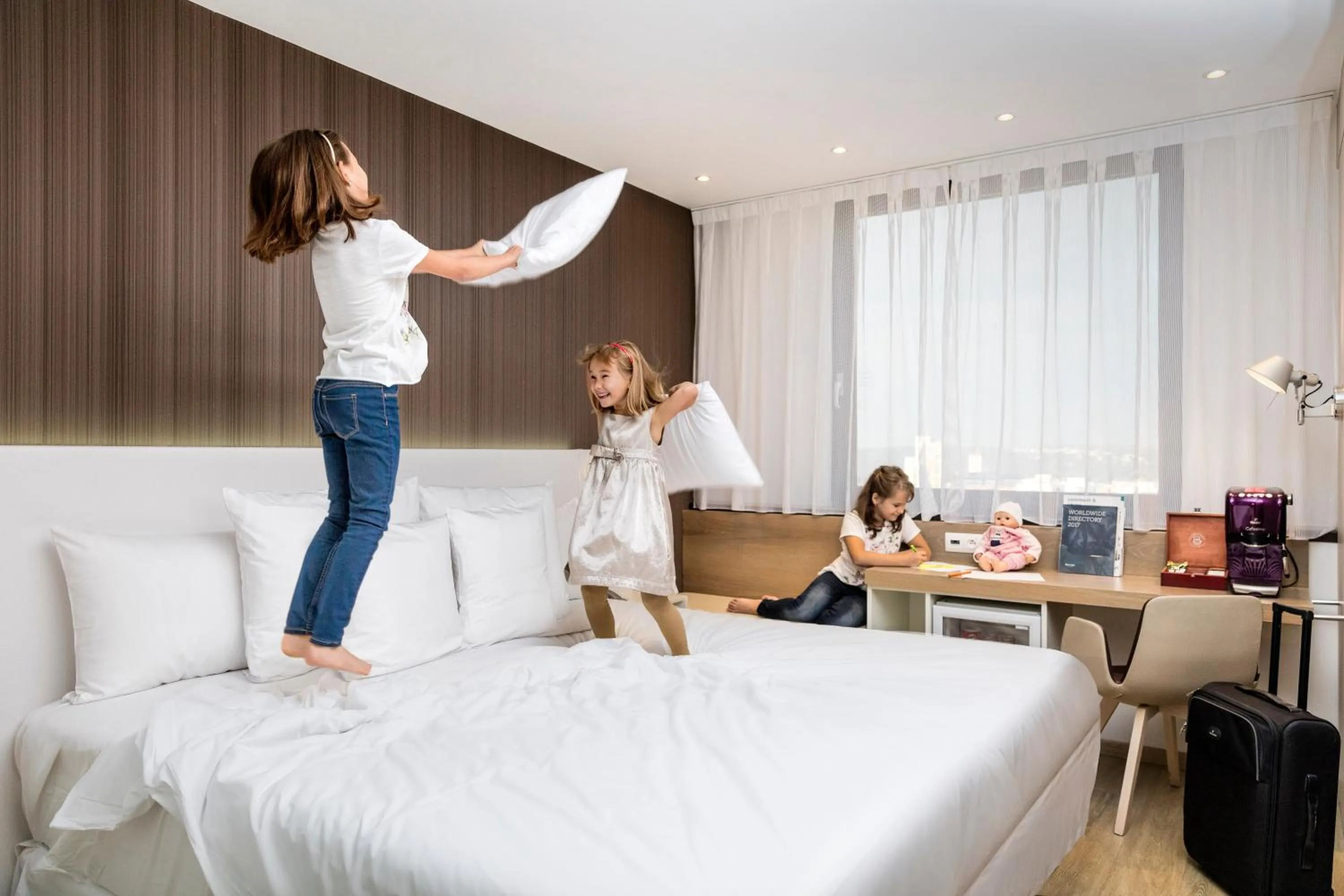 children, Bed in Occidental Praha