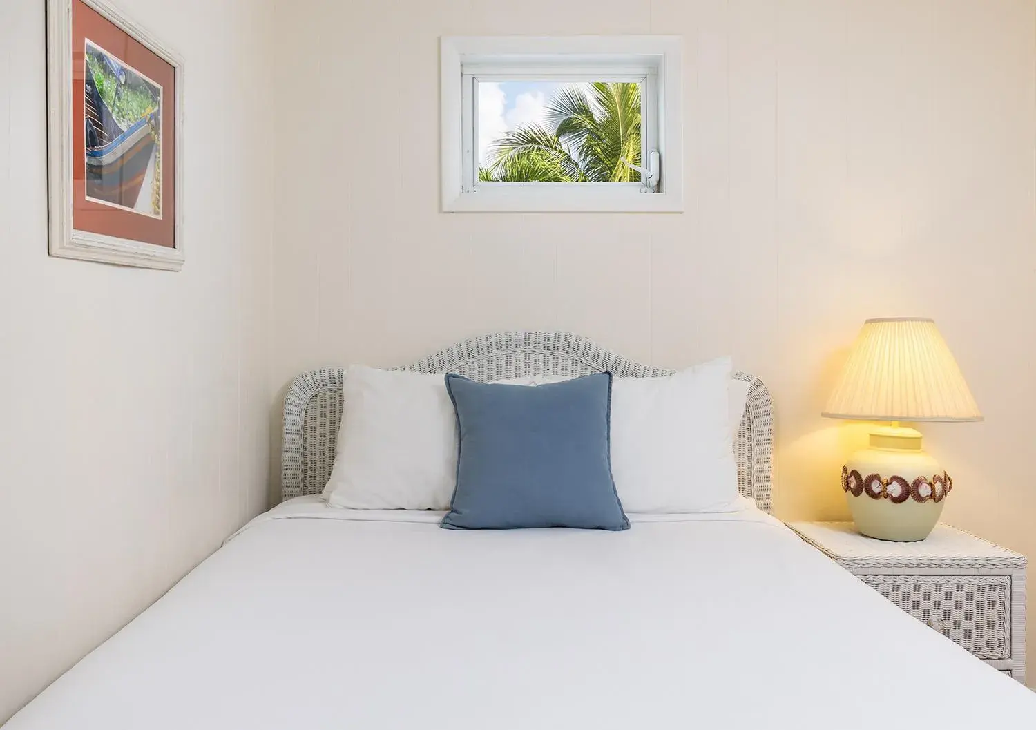 Bed in Gulf View Waterfront Resort Bed in Gulf View Waterfront Resort