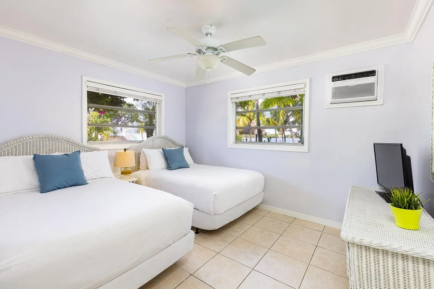 Bed in Gulf View Waterfront Resort