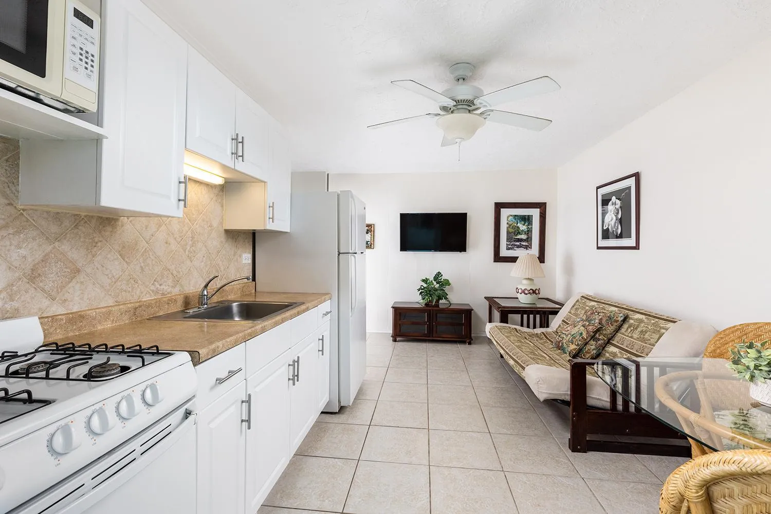 Kitchen or kitchenette in Gulf View Waterfront Resort