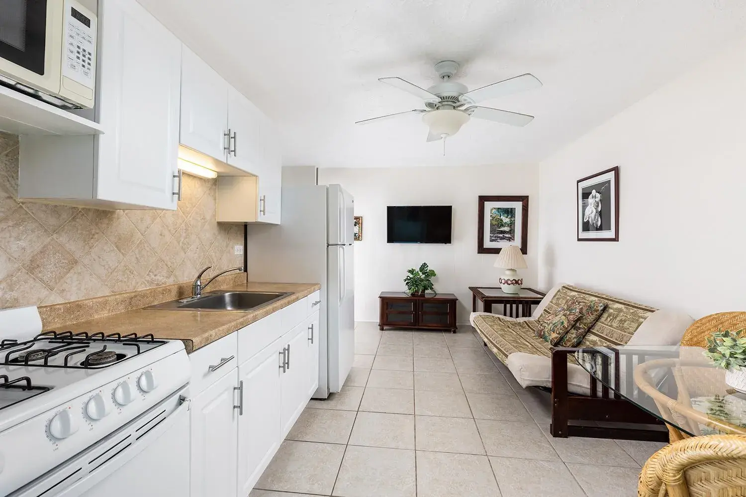 Kitchen or kitchenette in Gulf View Waterfront Resort Kitchen or kitchenette in Gulf View Waterfront Resort