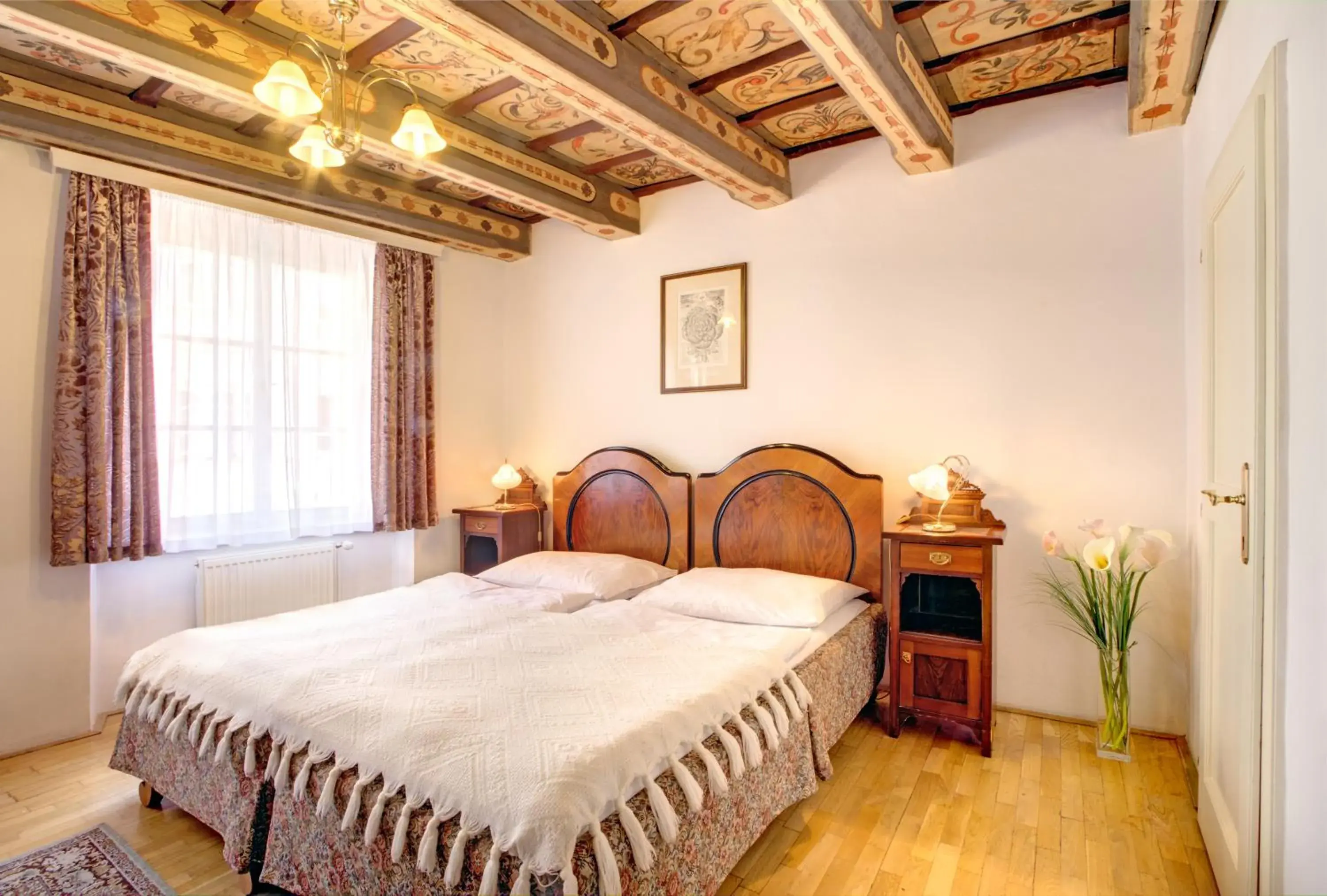 Bedroom, Bed in Red Lion Hotel Bedroom, Bed in Red Lion Hotel