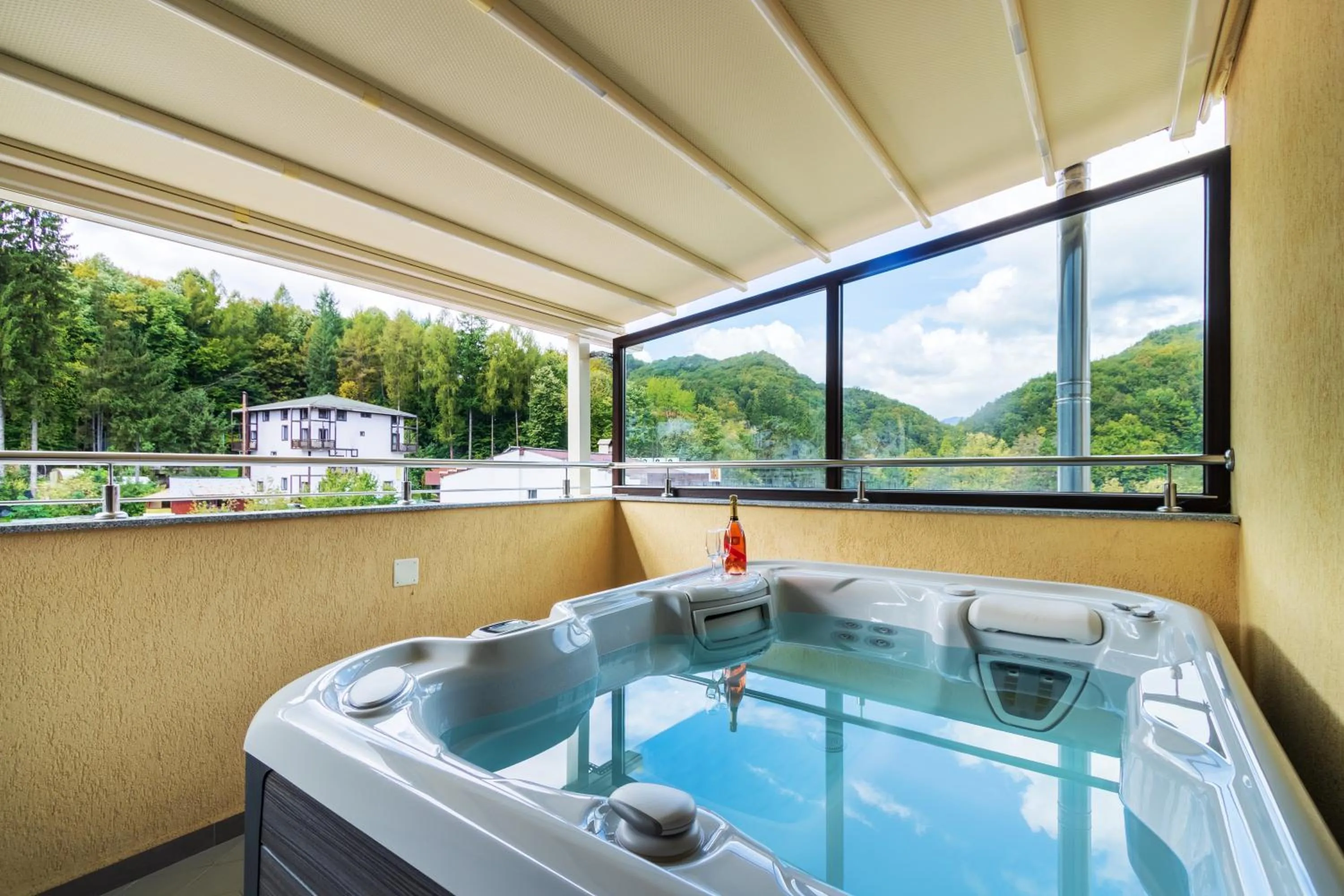 Hot Tub in Imperial Hotel&Spa - Baile Olanesti