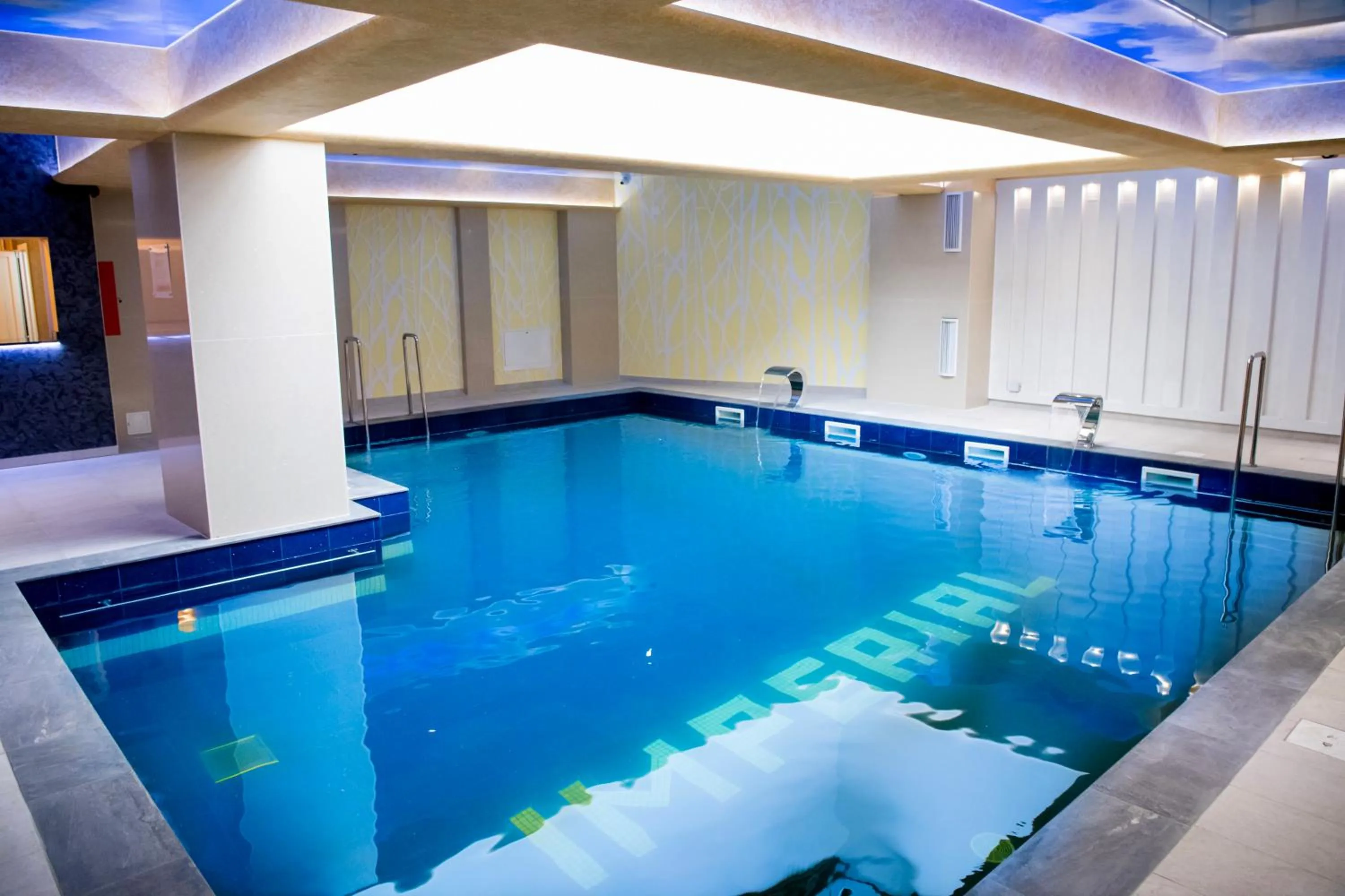 Pool view in Imperial Hotel&Spa - Baile Olanesti