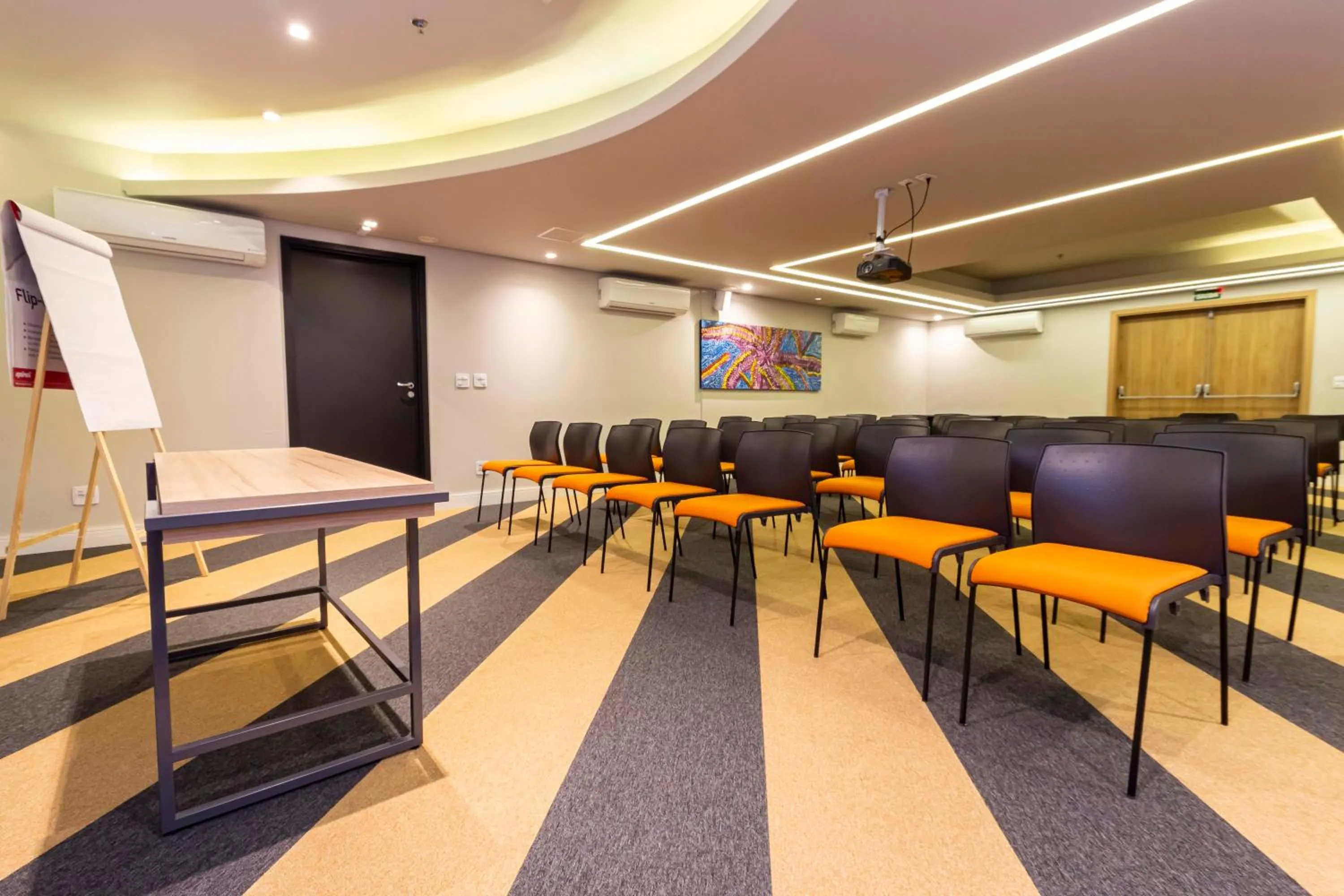 Meeting/conference room in Hotel Cassino Tower São José do Rio Preto by Nacional Inn