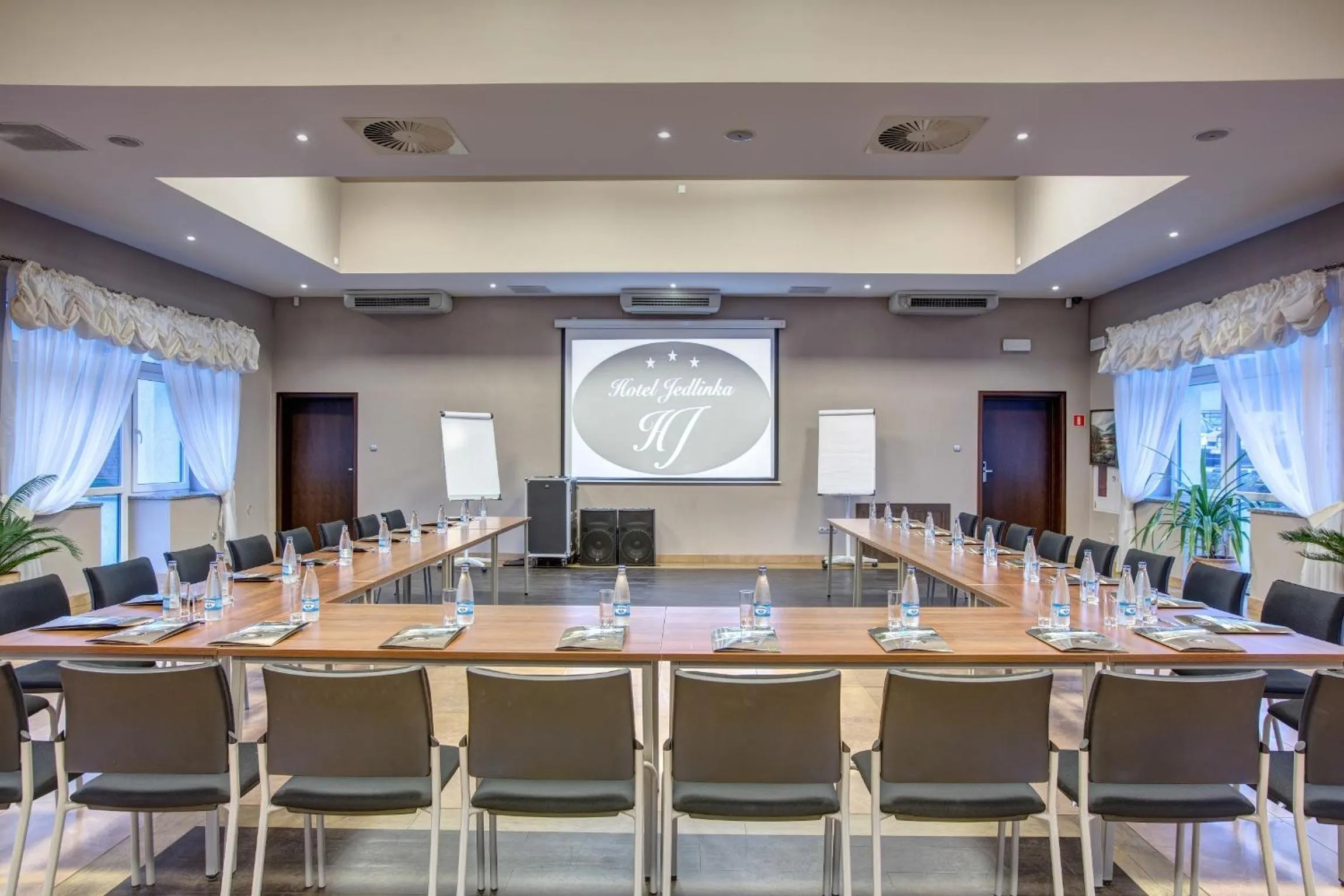 Business facilities in Hotel Jedlinka