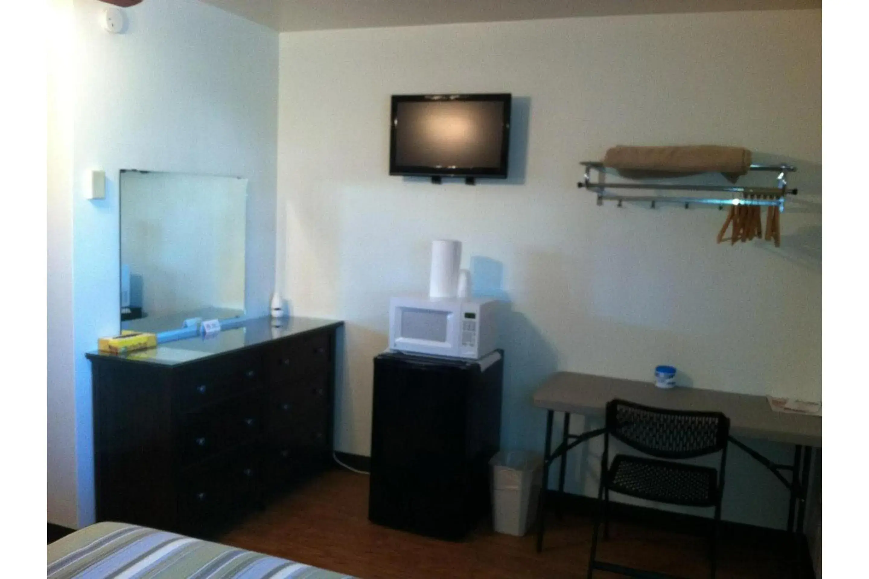 Bedroom, Bed in Cadiz Motel by OYO on route 250 Bedroom, Bed in Cadiz Motel by OYO on route 250