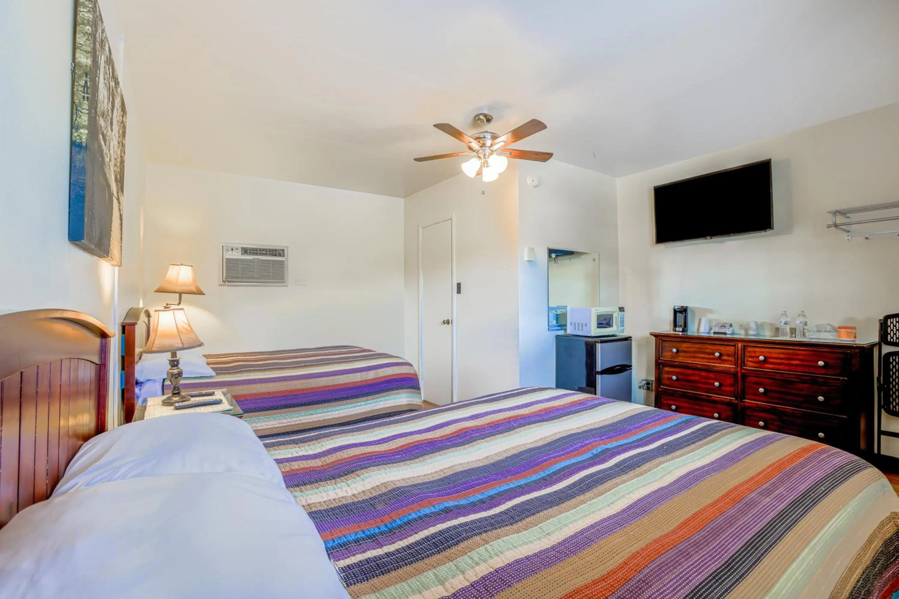 Bedroom, Bed in Cadiz Motel by OYO on route 250