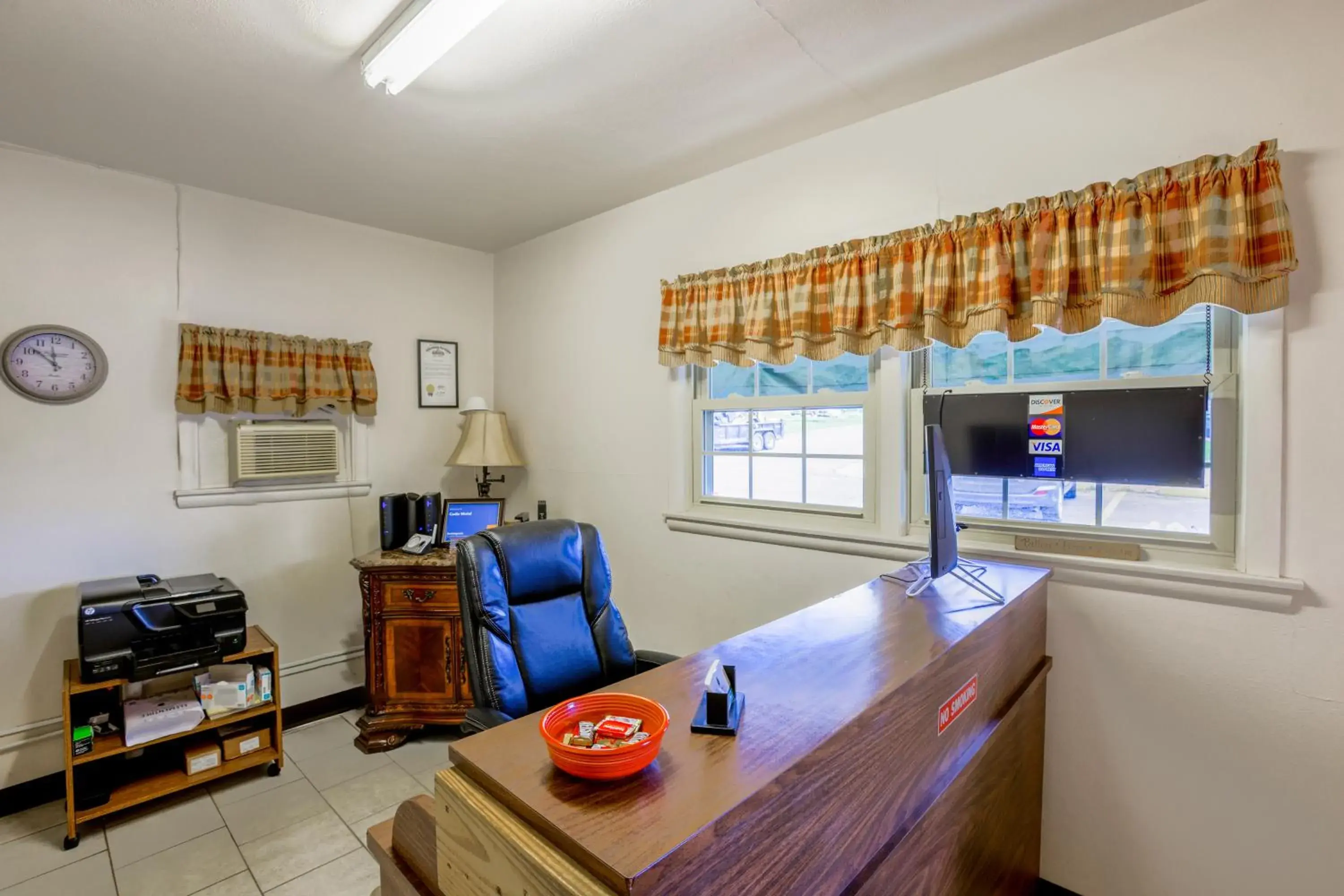 Lobby or reception in Cadiz Motel by OYO on route 250 Lobby or reception in Cadiz Motel by OYO on route 250