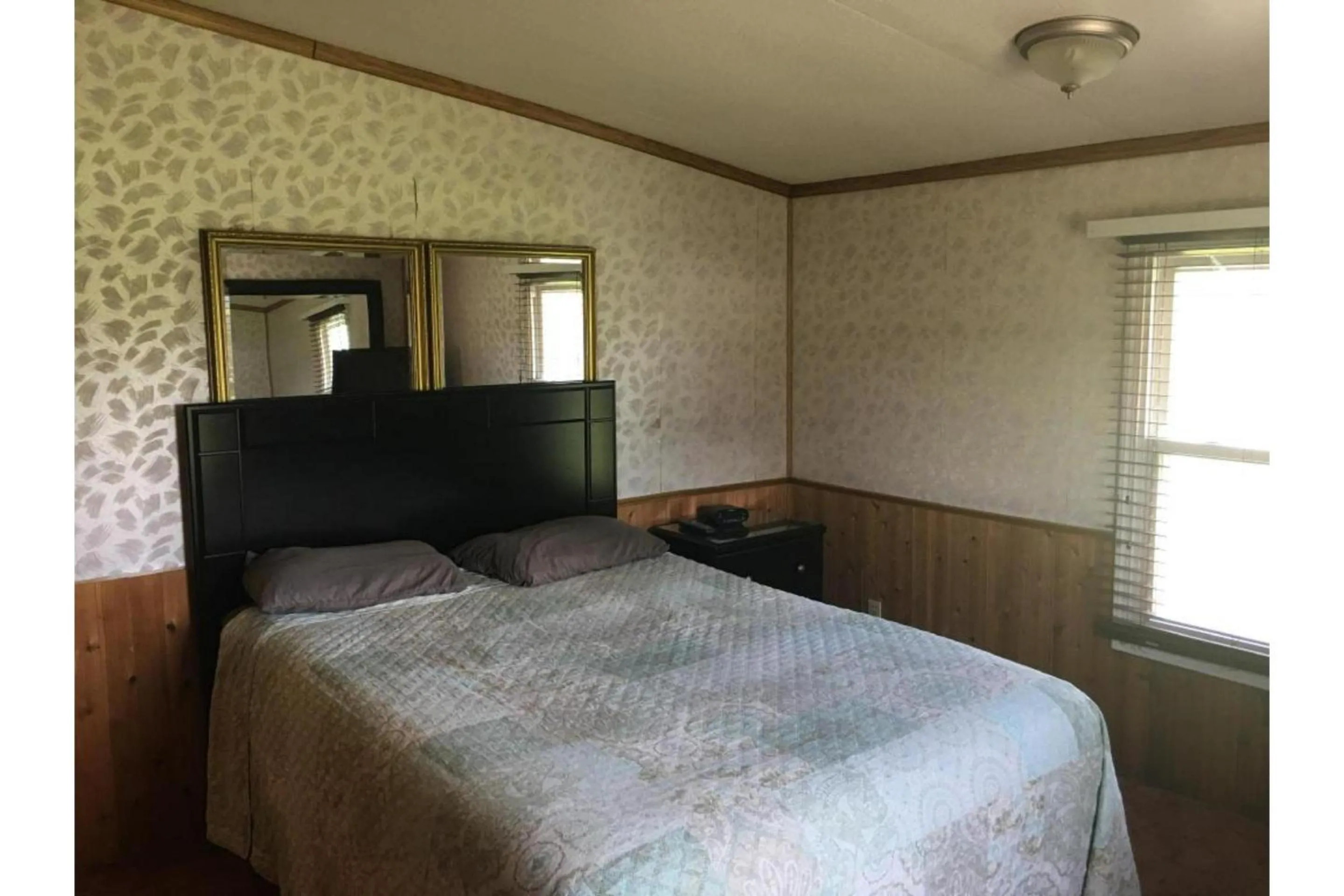 Bedroom, Bed in Cadiz Motel by OYO on route 250