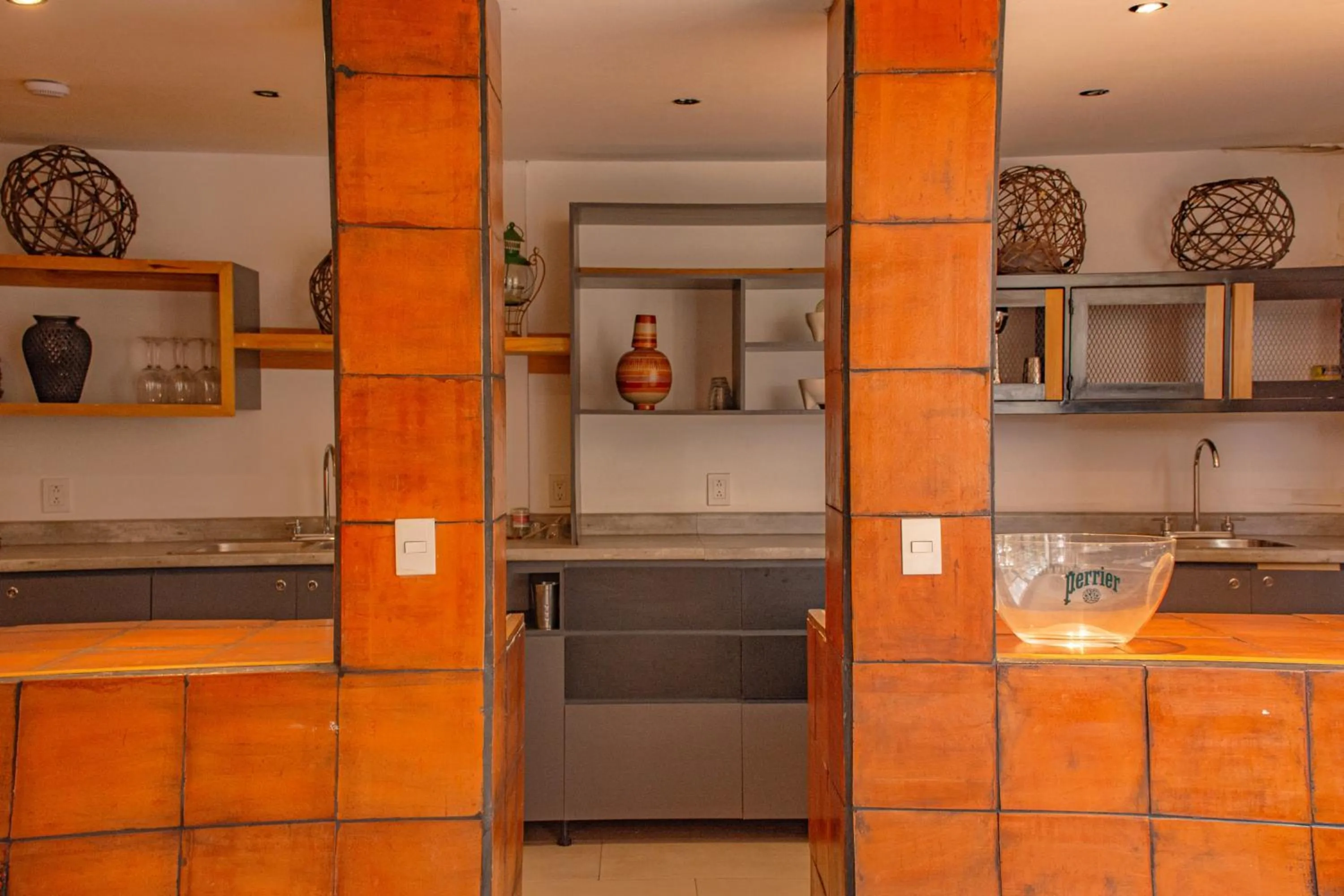 Restaurant/places to eat in Capital O Hotel Terraza 158