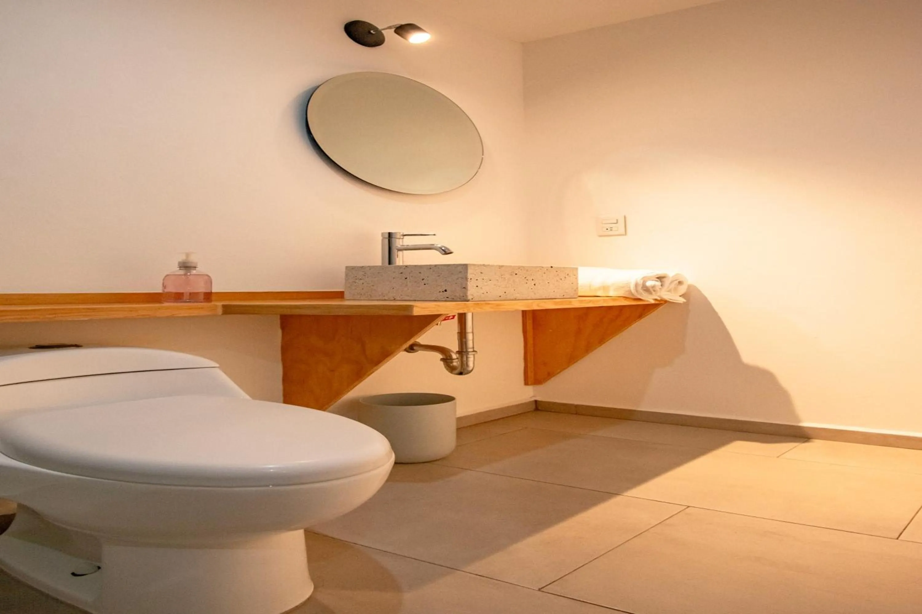 Bathroom in Capital O Hotel Terraza 158