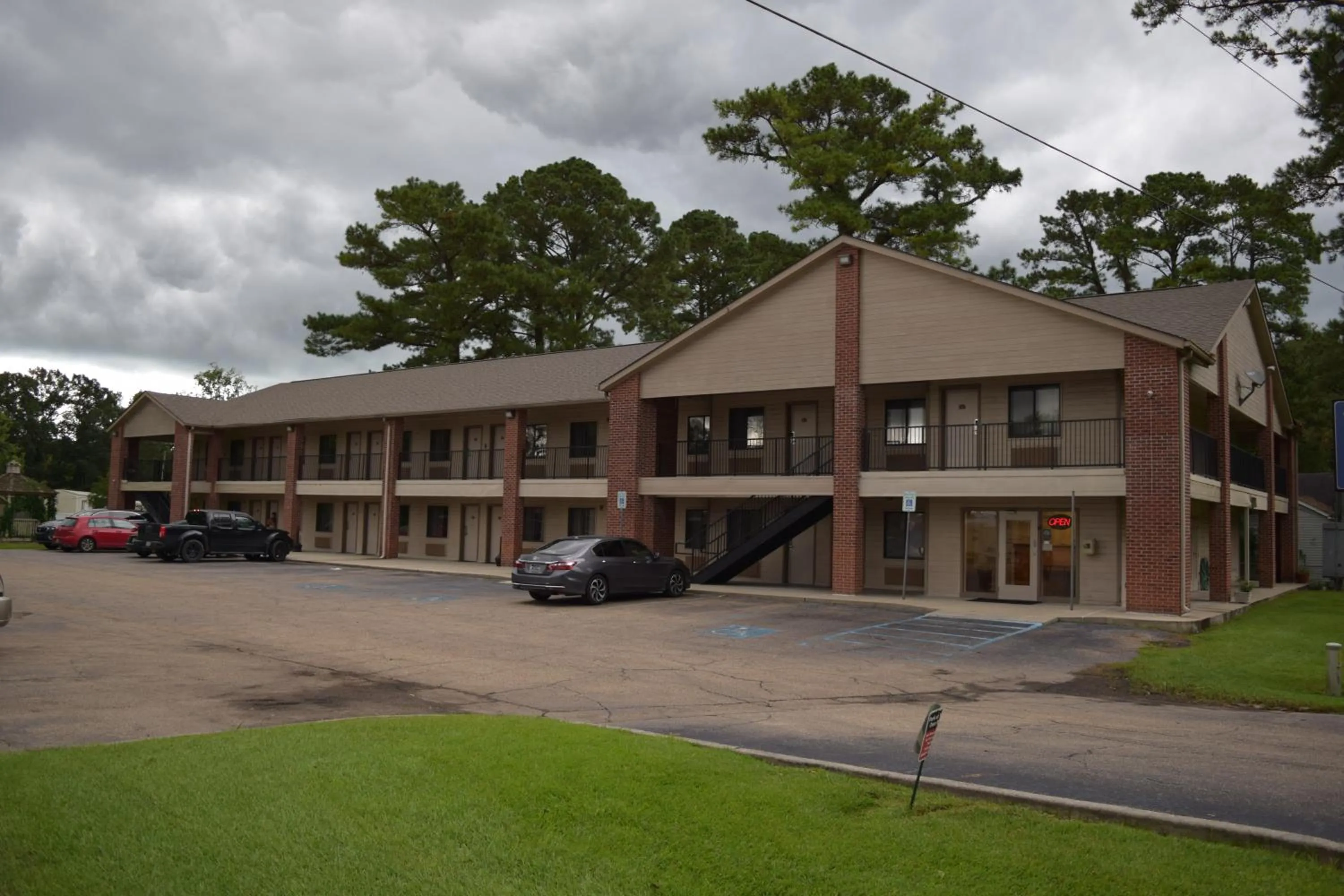 Property building in Value Inn - Livonia