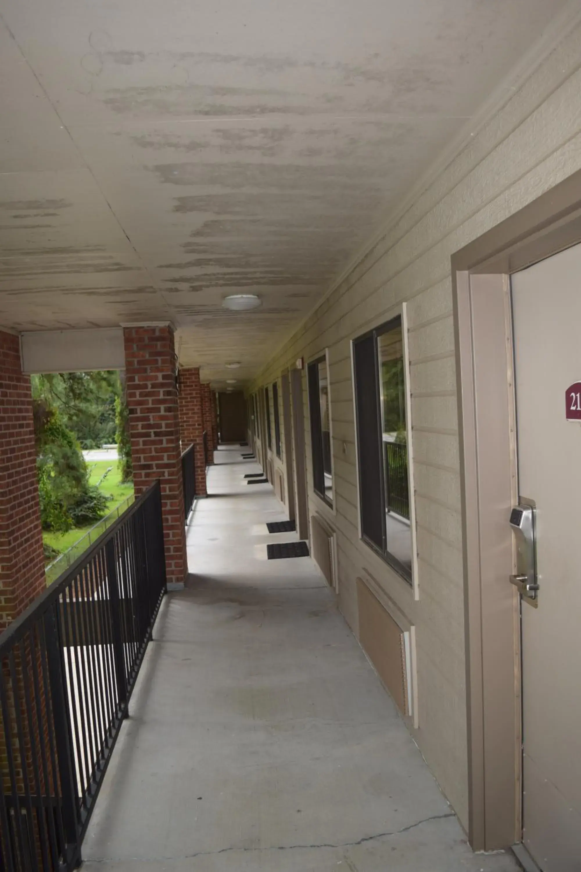 Lobby or reception in Value Inn - Livonia Lobby or reception in Value Inn - Livonia
