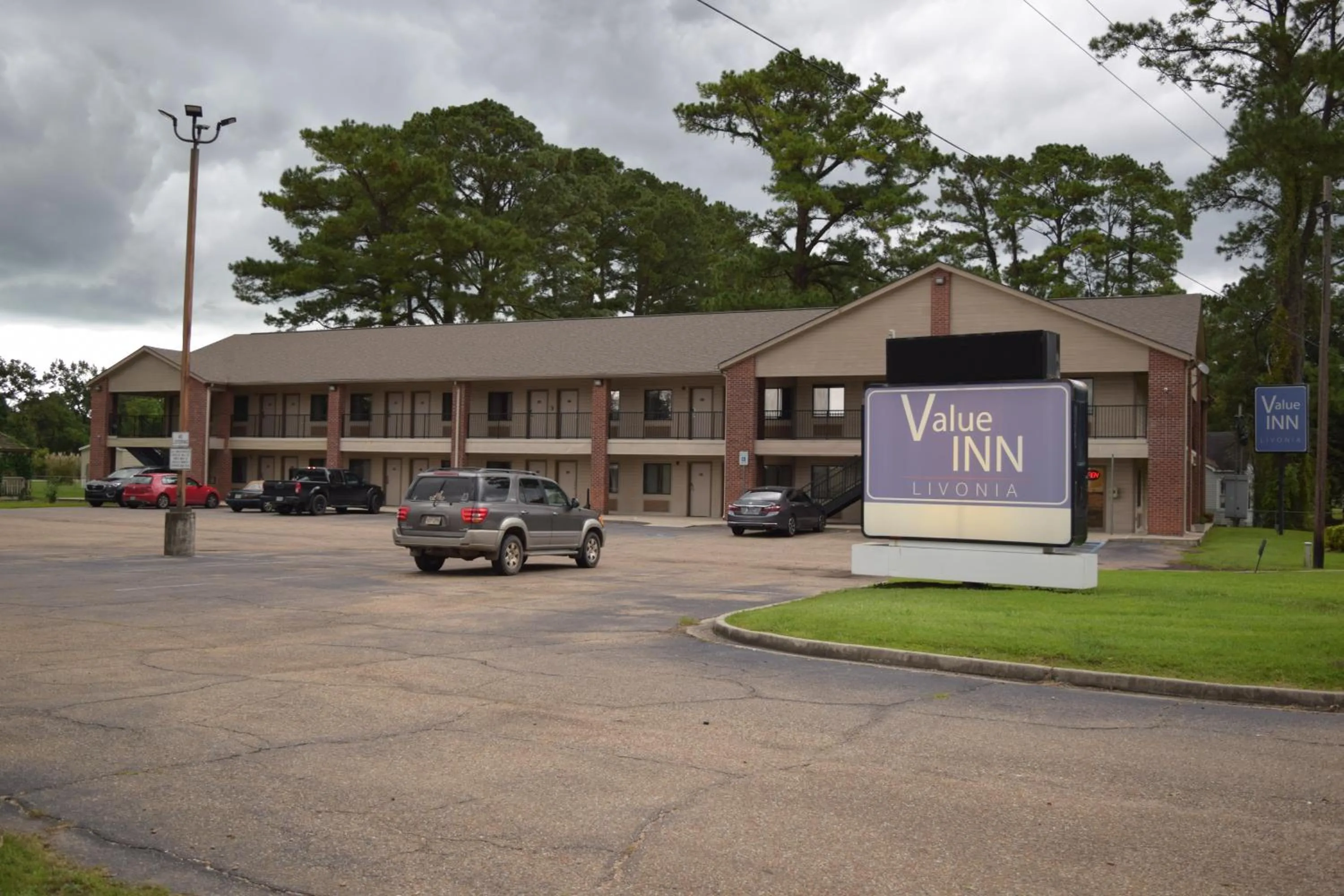 Property building in Value Inn - Livonia