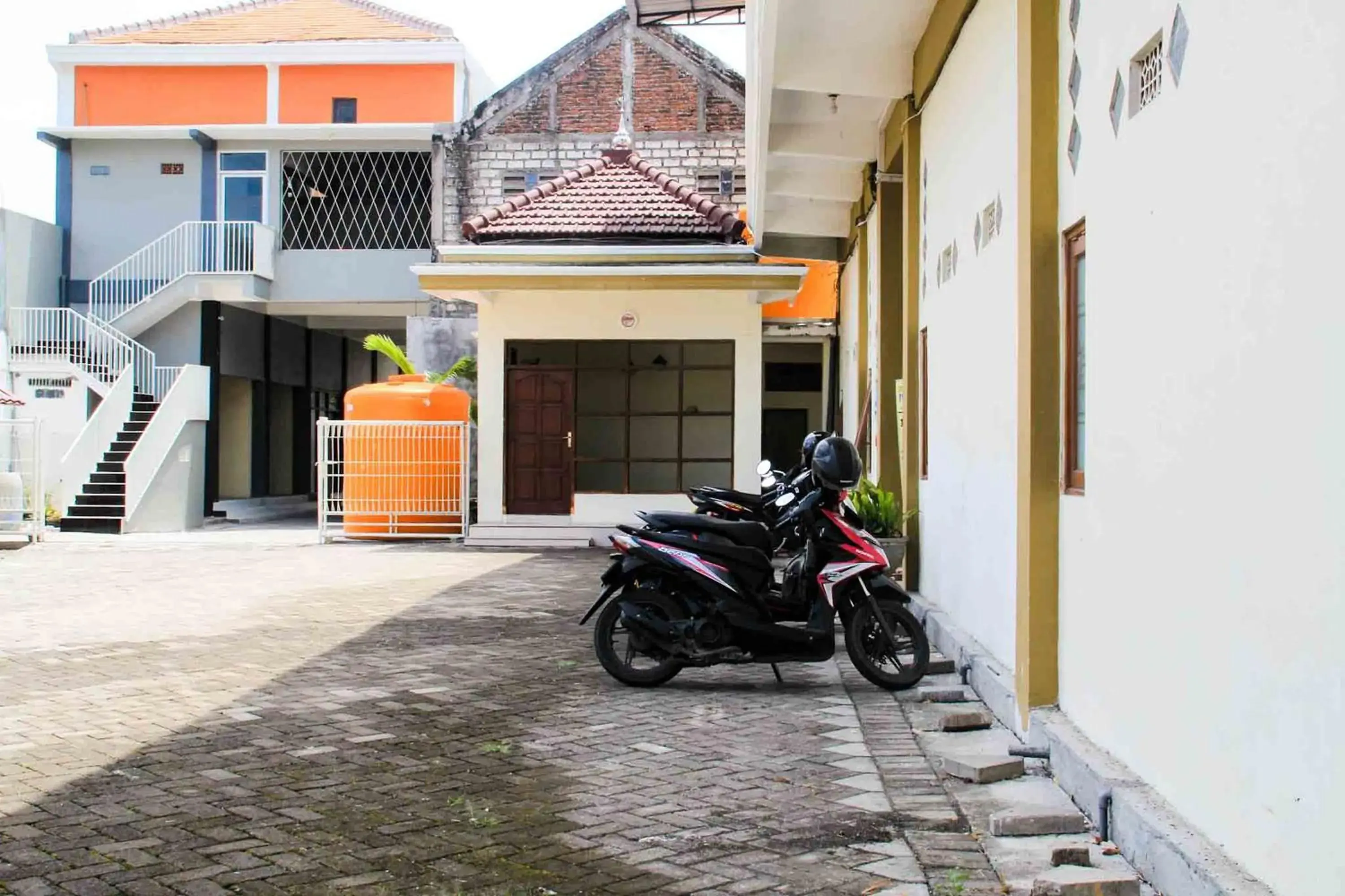 Property building in Puri Karomah Syariah RedPartner Property building in Puri Karomah Syariah RedPartner