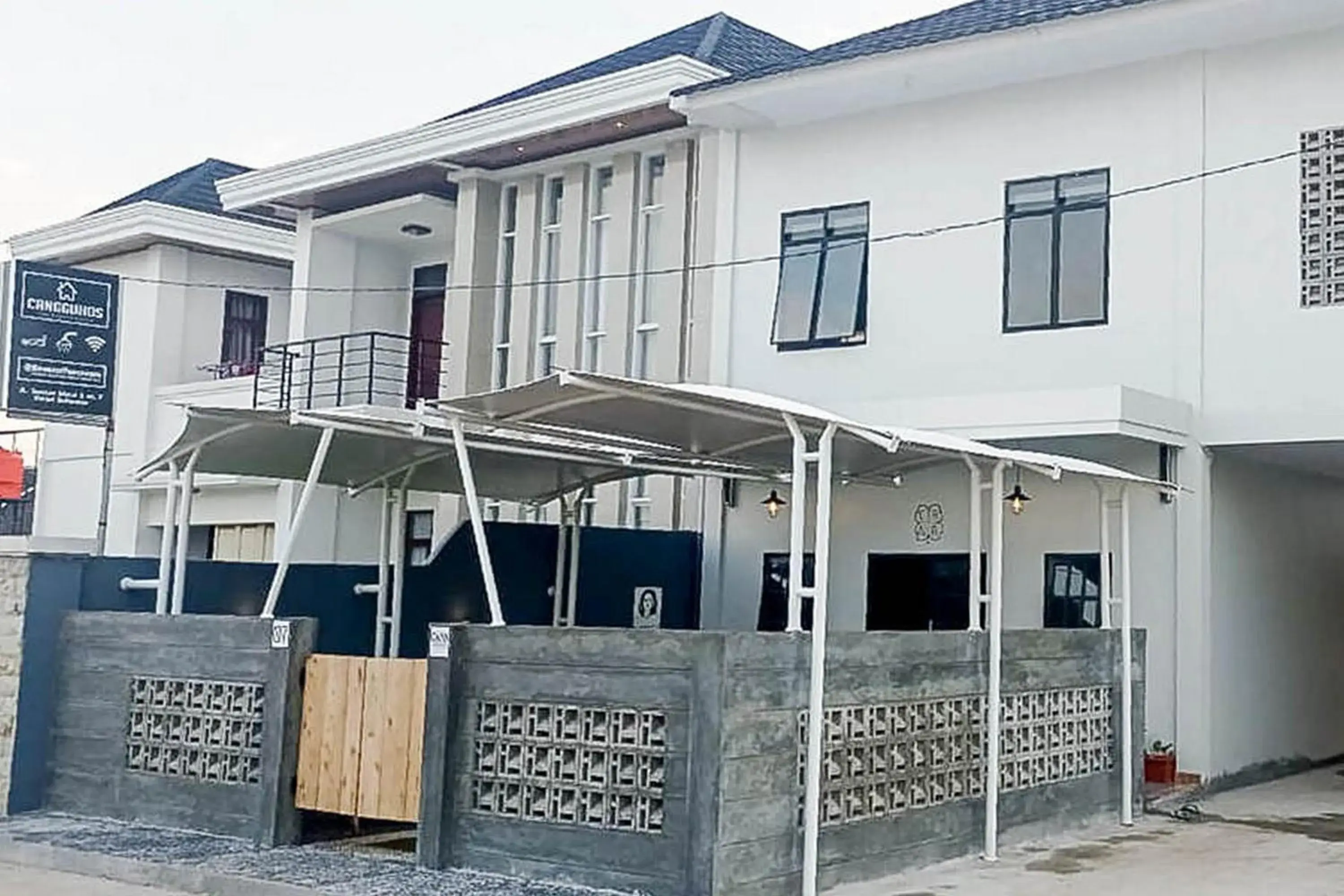 Property building in Cangguhos Syariah RedPartner Property building in Cangguhos Syariah RedPartner