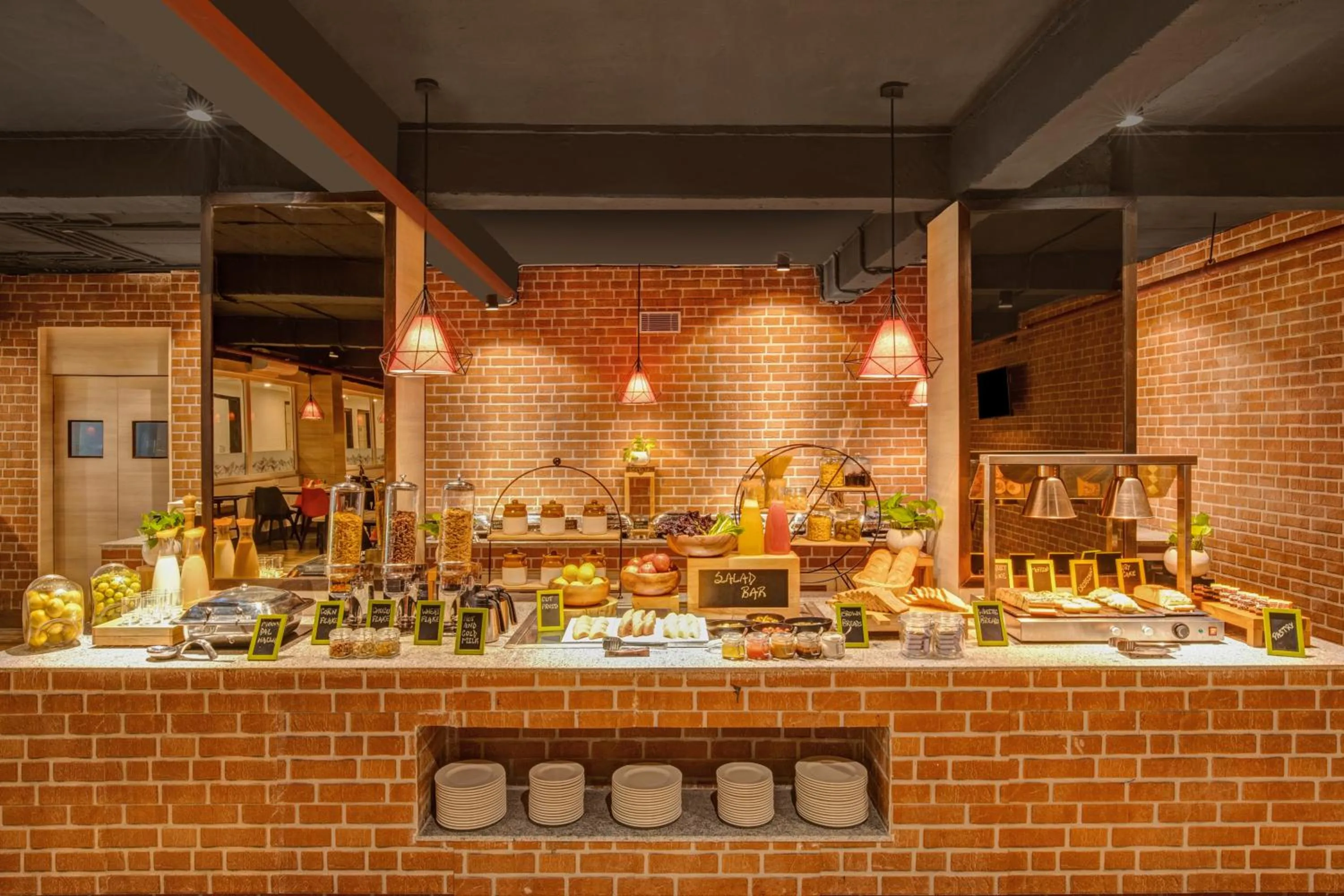 Restaurant/places to eat in Red Fox by Lemon Tree Hotels, Neelkanth