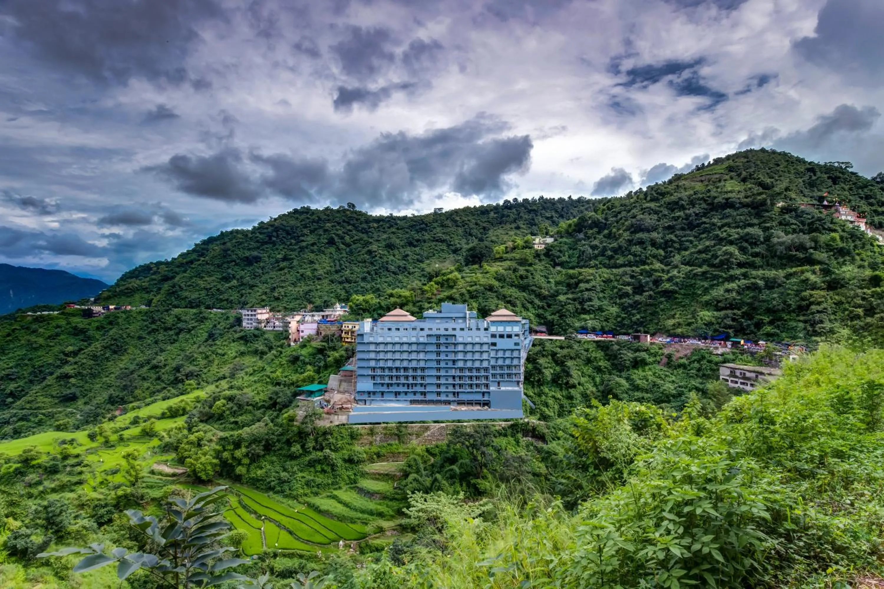 Facade/entrance in Red Fox by Lemon Tree Hotels, Neelkanth