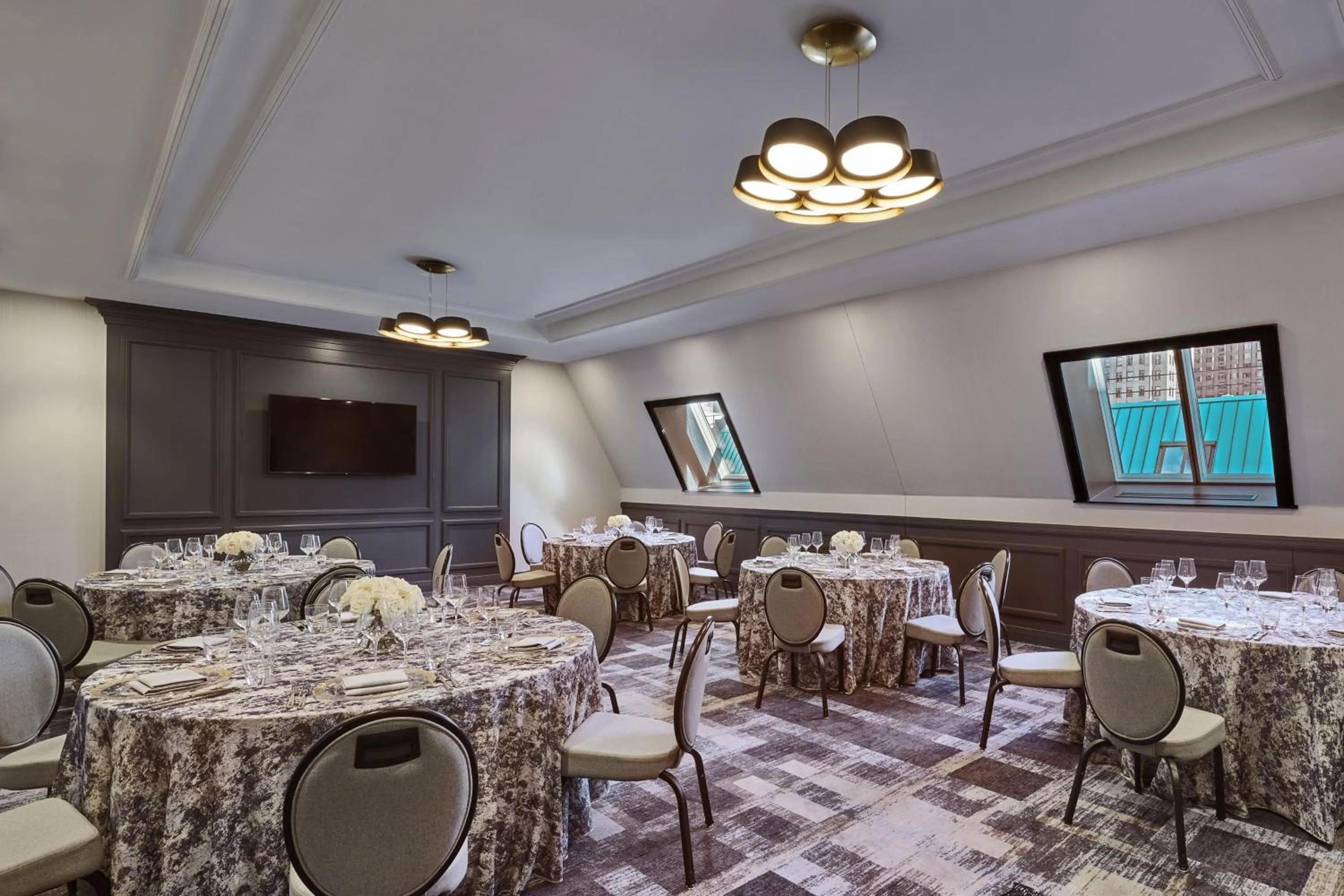 Meeting/conference room in The LaSalle Chicago, Autograph Collection