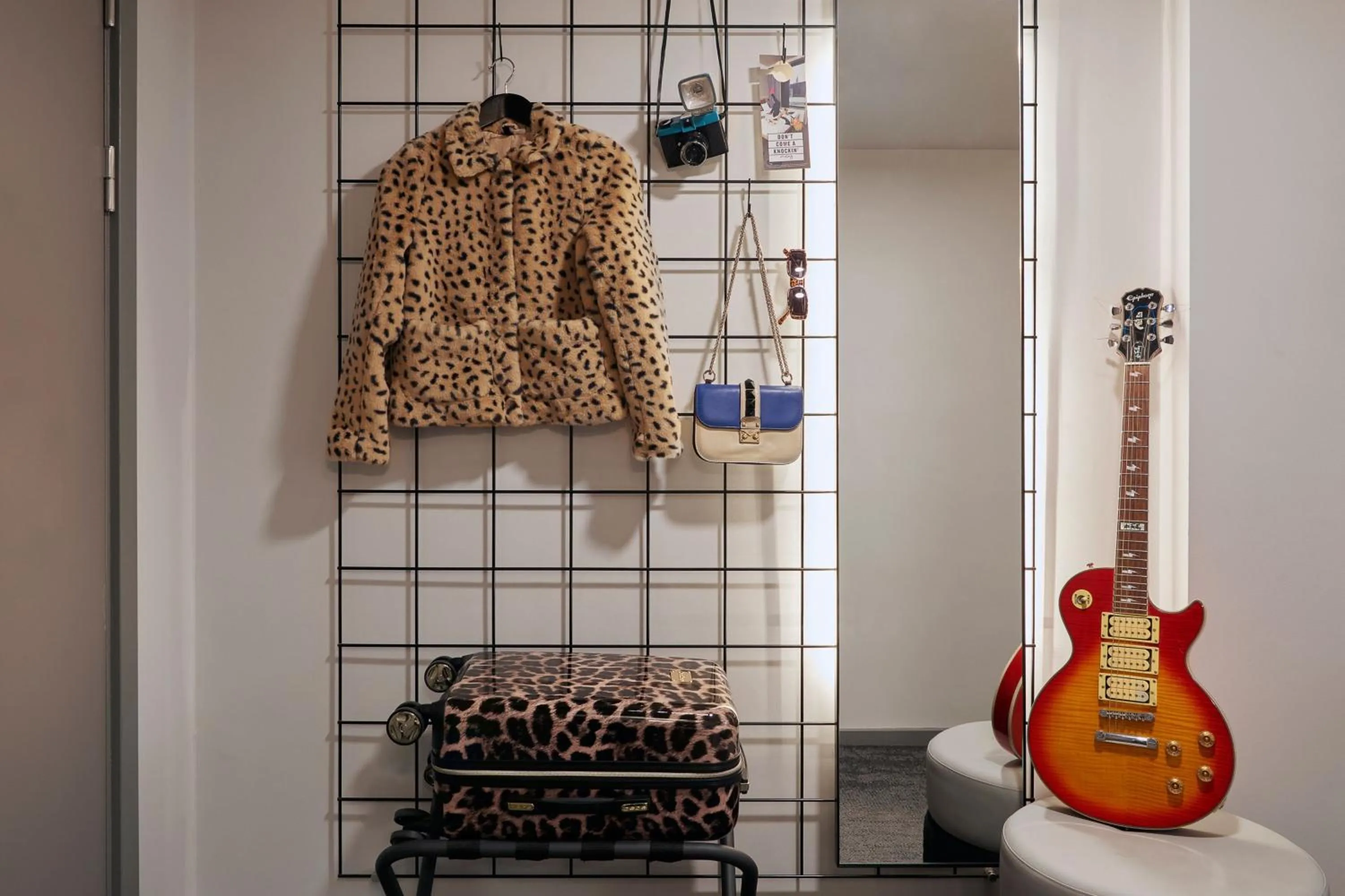 Photo of the whole room in Moxy Manchester City