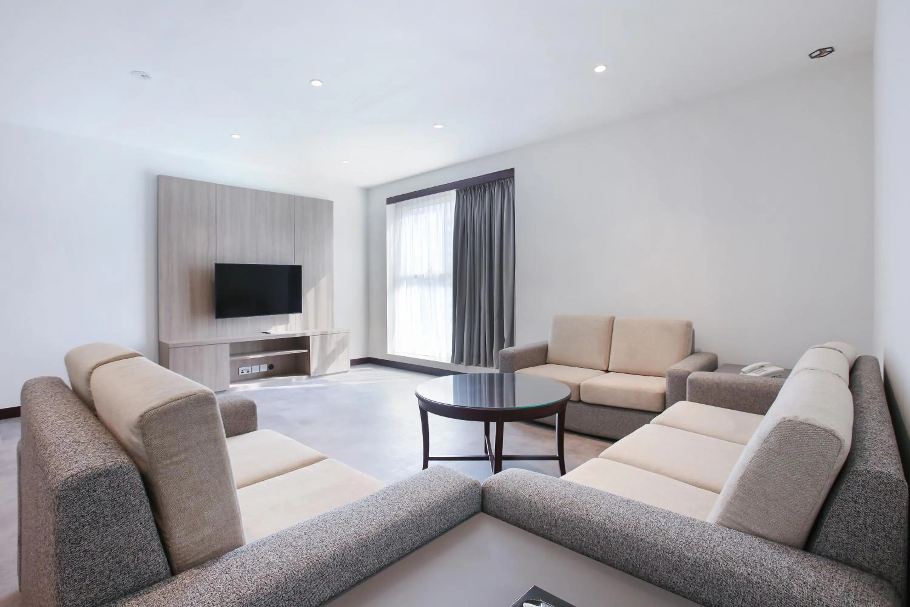 TV and multimedia in SITARA HOTEL APARTMENT