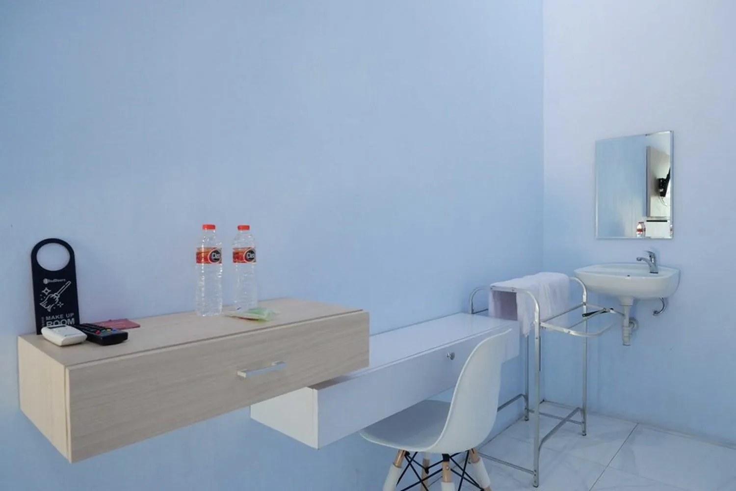 Bedroom in RedDoorz Syariah near Stasiun Pekalongan 3