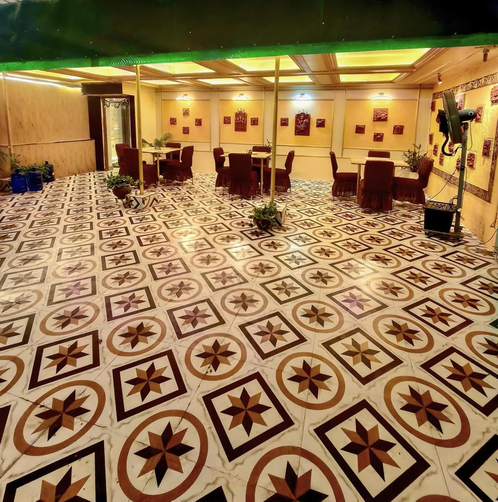 Restaurant/places to eat in Hotel Virasat Retreat