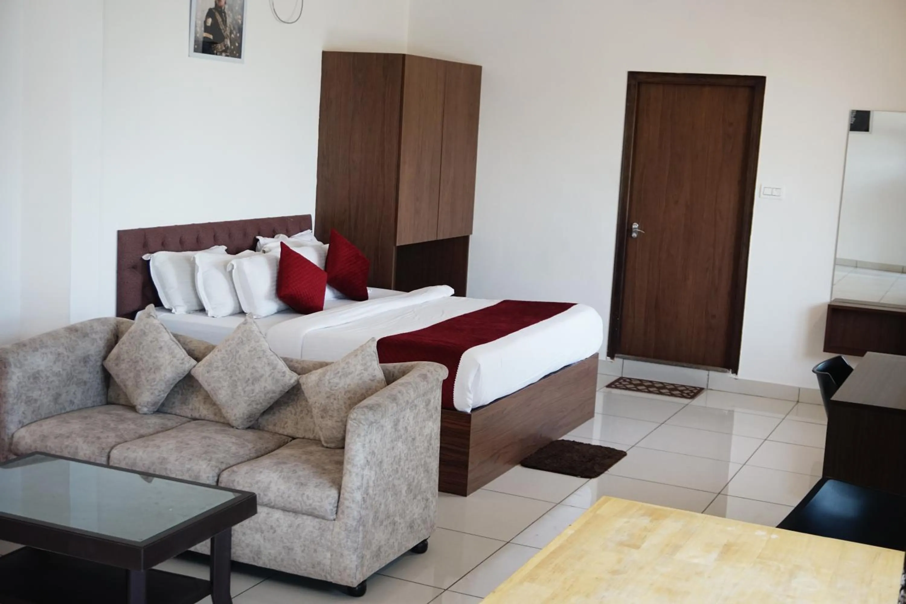 Bedroom, Bed in Vistar Resort & Hotels