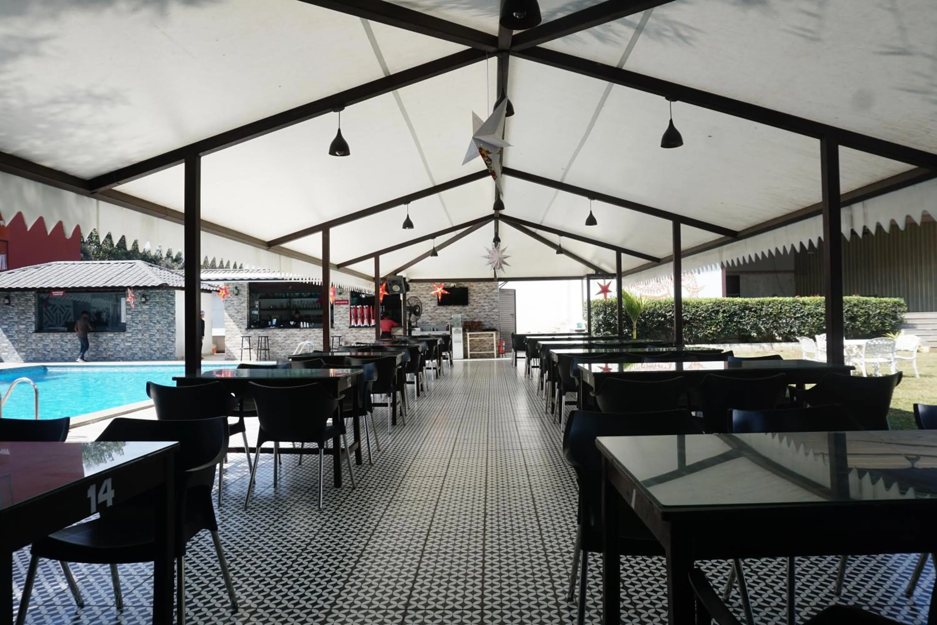 Restaurant/places to eat in Vistar Resort & Hotels