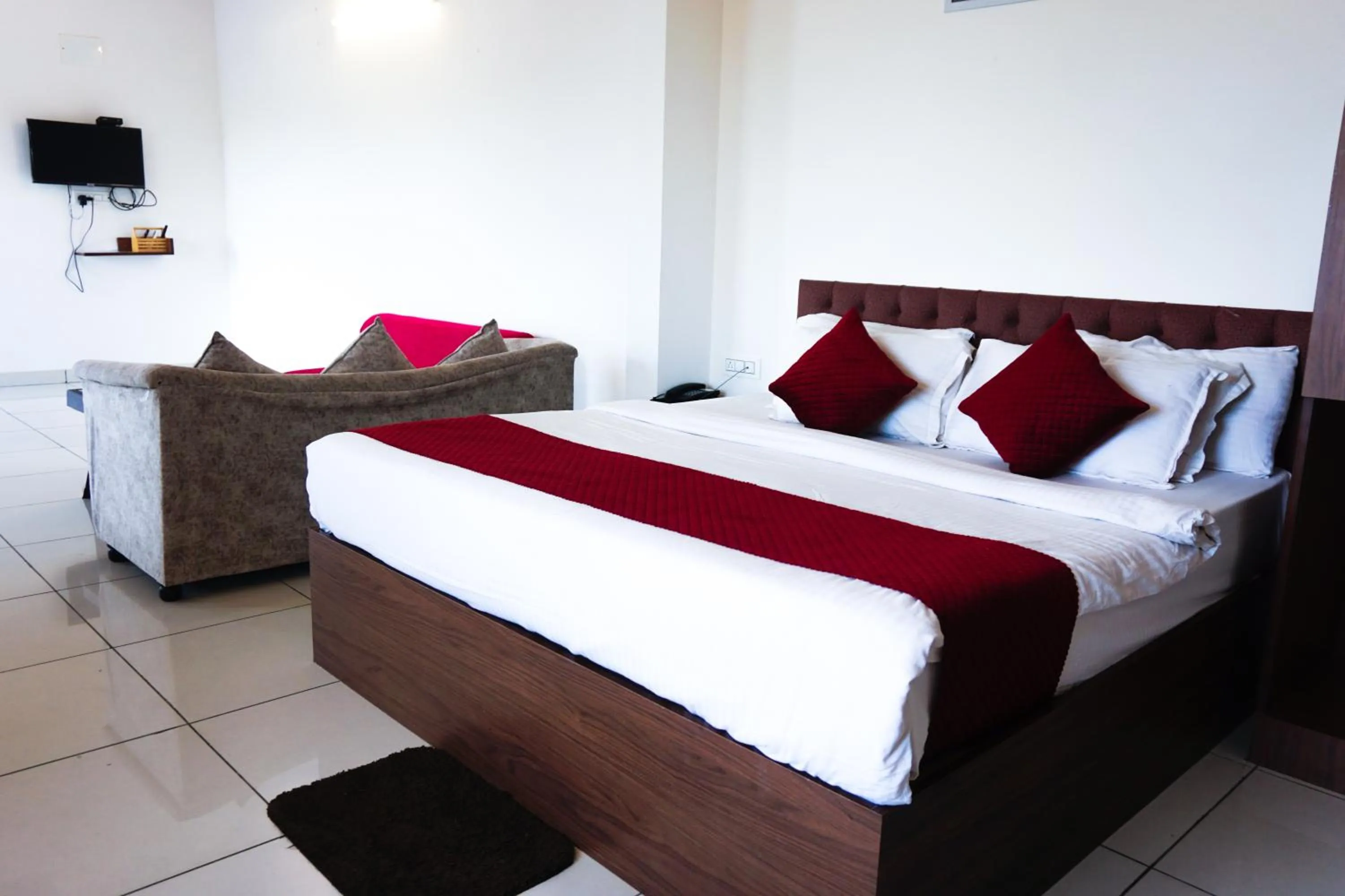 TV and multimedia, Bed in Vistar Resort & Hotels