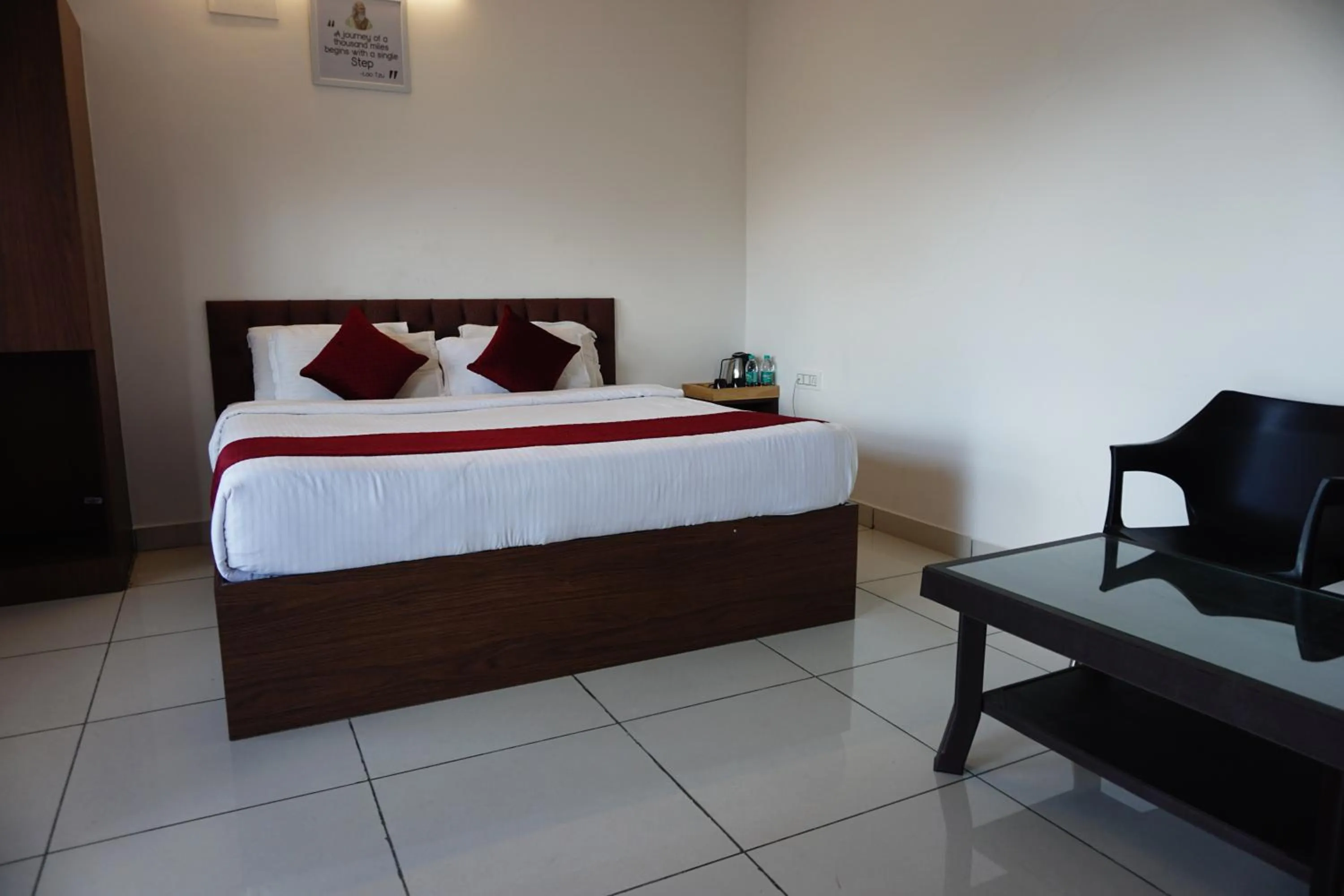 Bedroom, Bed in Vistar Resort & Hotels