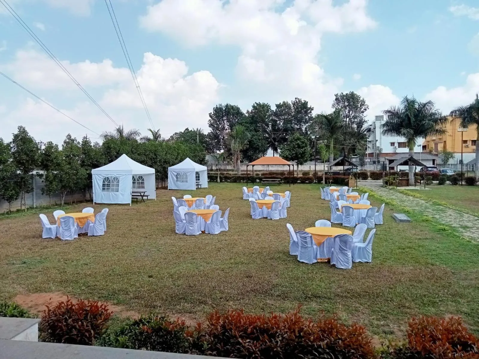 Restaurant/places to eat in Vistar Resort & Hotels