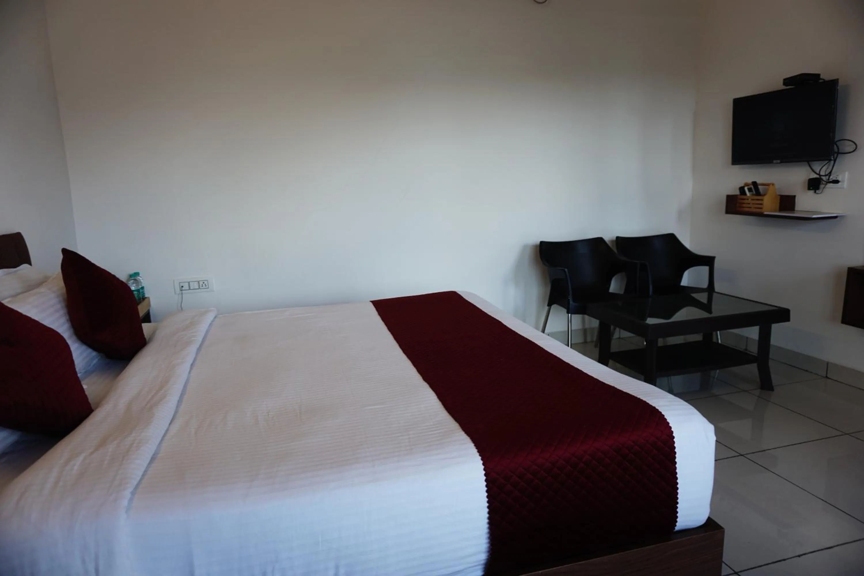 TV and multimedia, Bed in Vistar Resort & Hotels