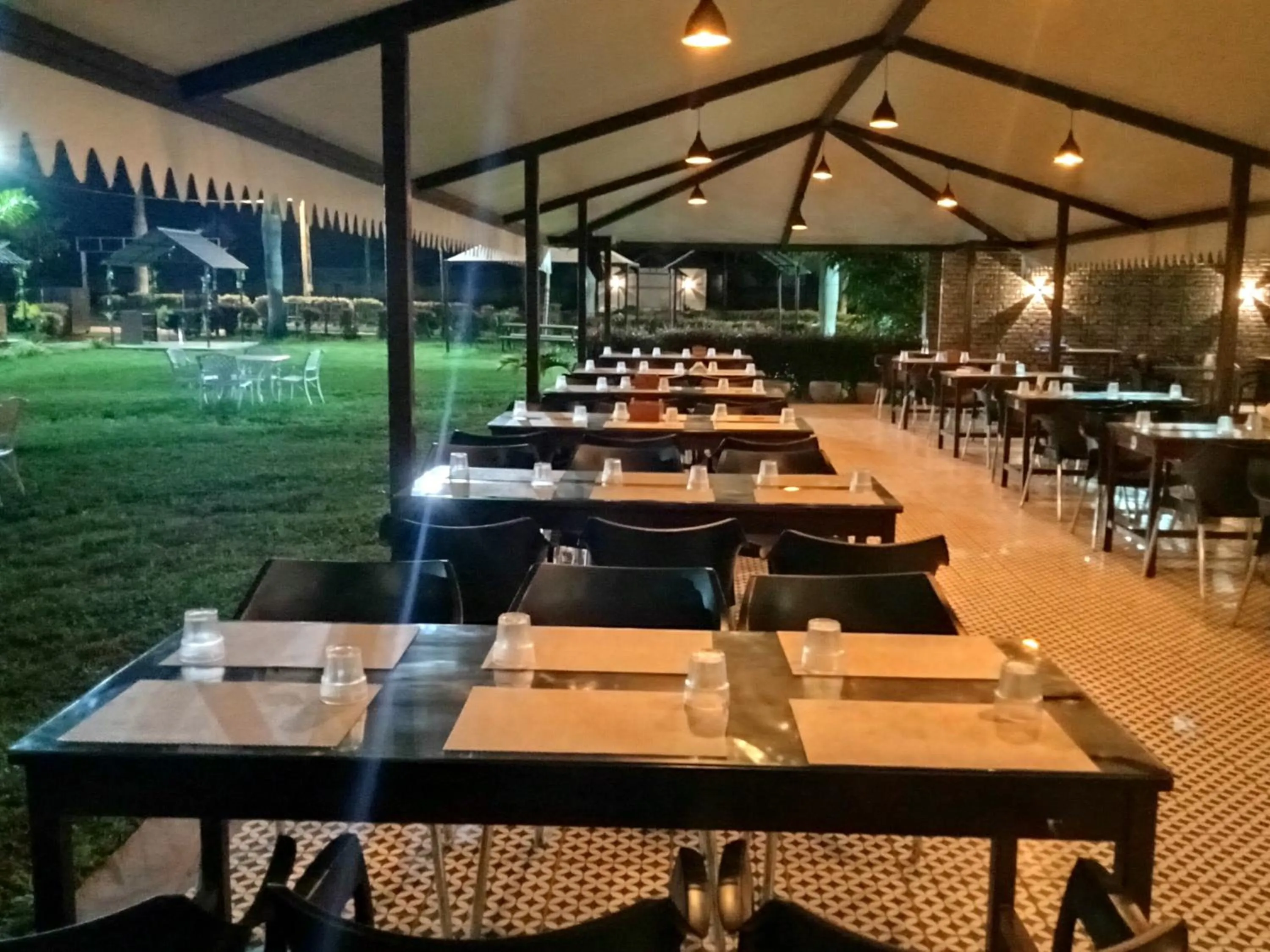 Restaurant/places to eat in Vistar Resort & Hotels