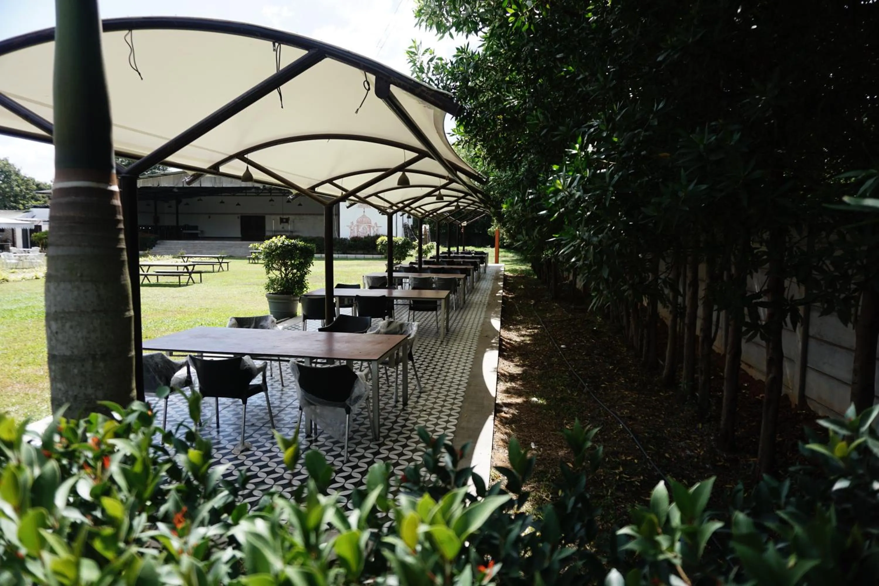 Restaurant/places to eat in Vistar Resort & Hotels