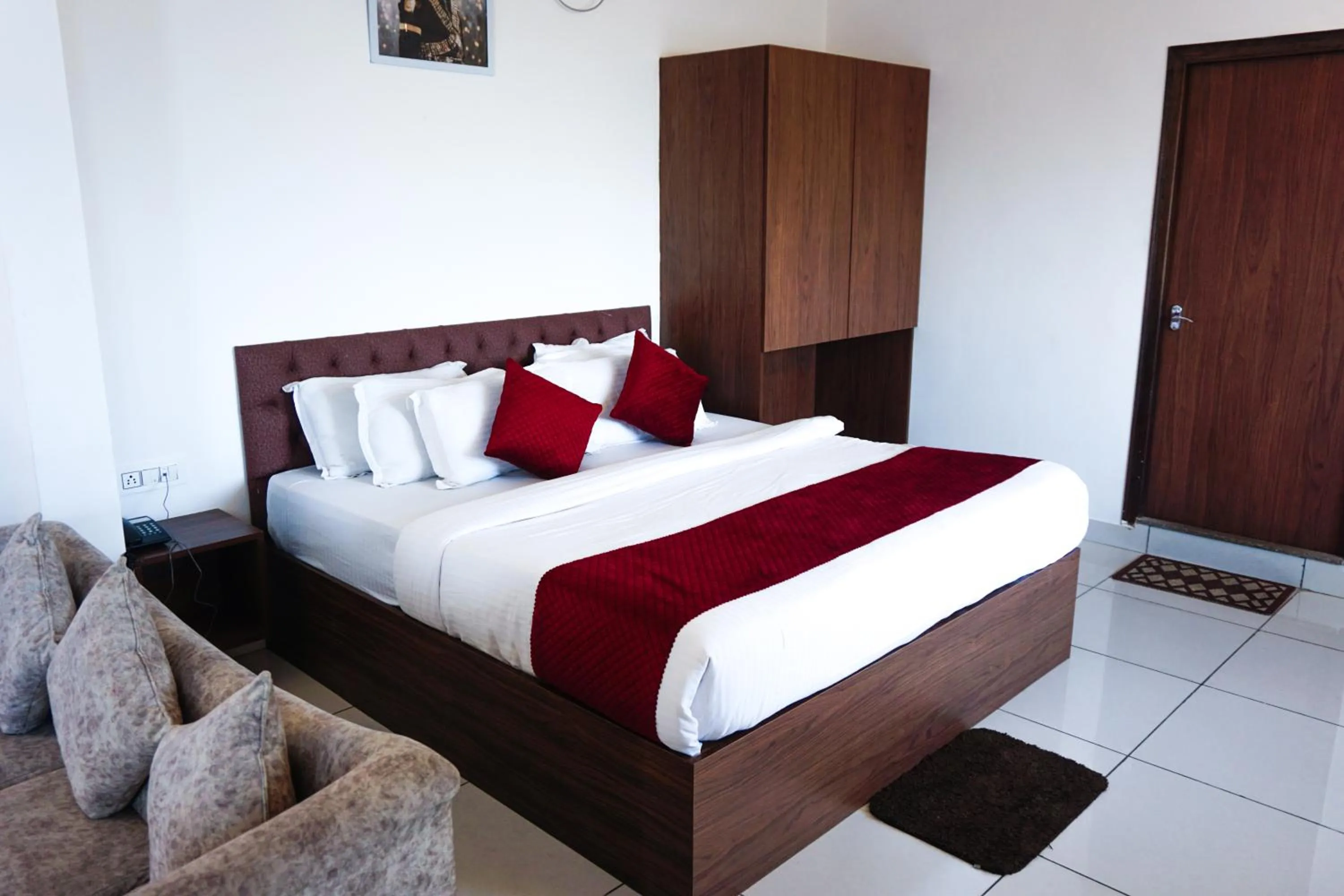 Bedroom, Bed in Vistar Resort & Hotels