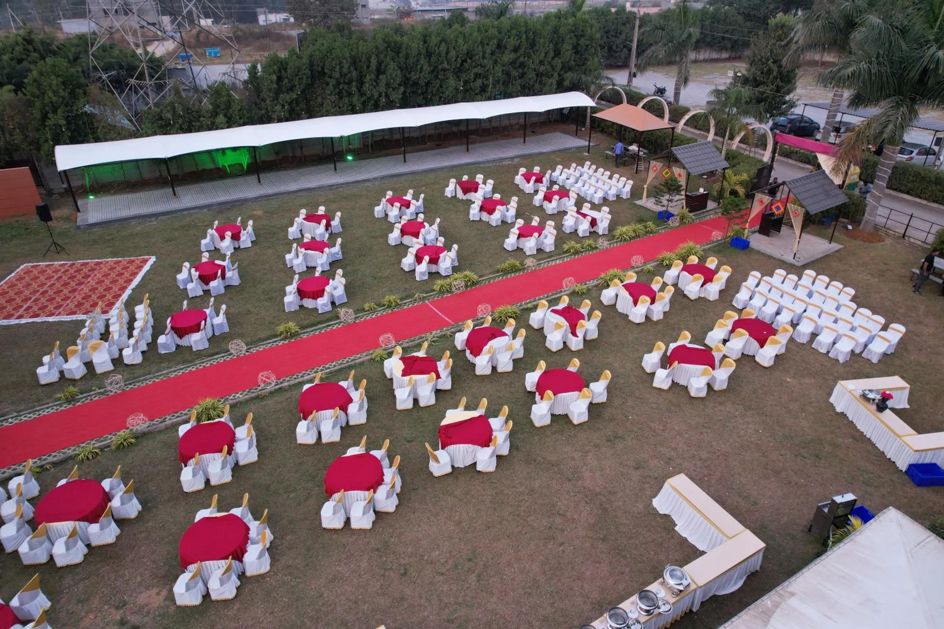 group of guests in Vistar Resort & Hotels