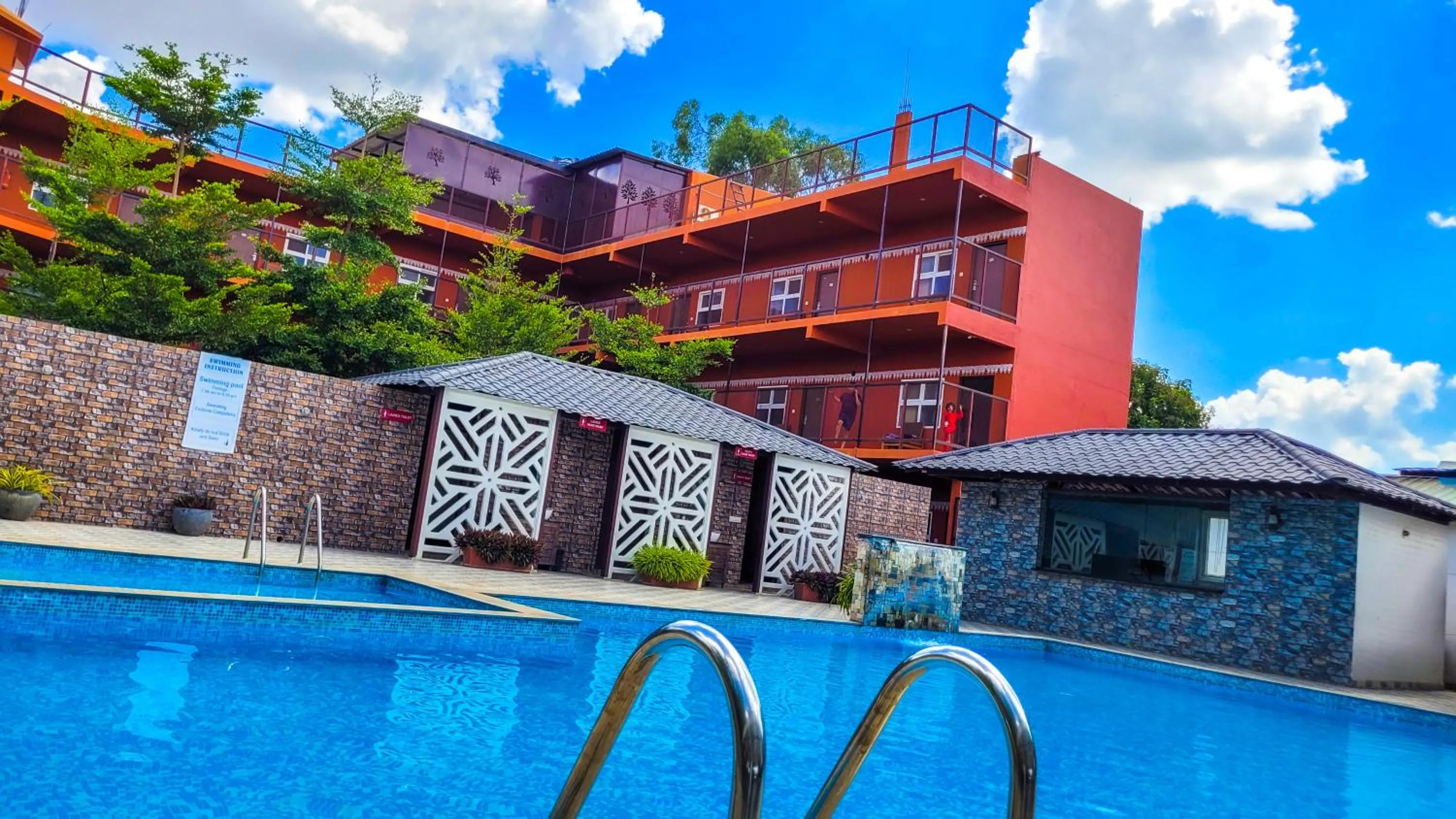 Swimming pool in Vistar Resort & Hotels