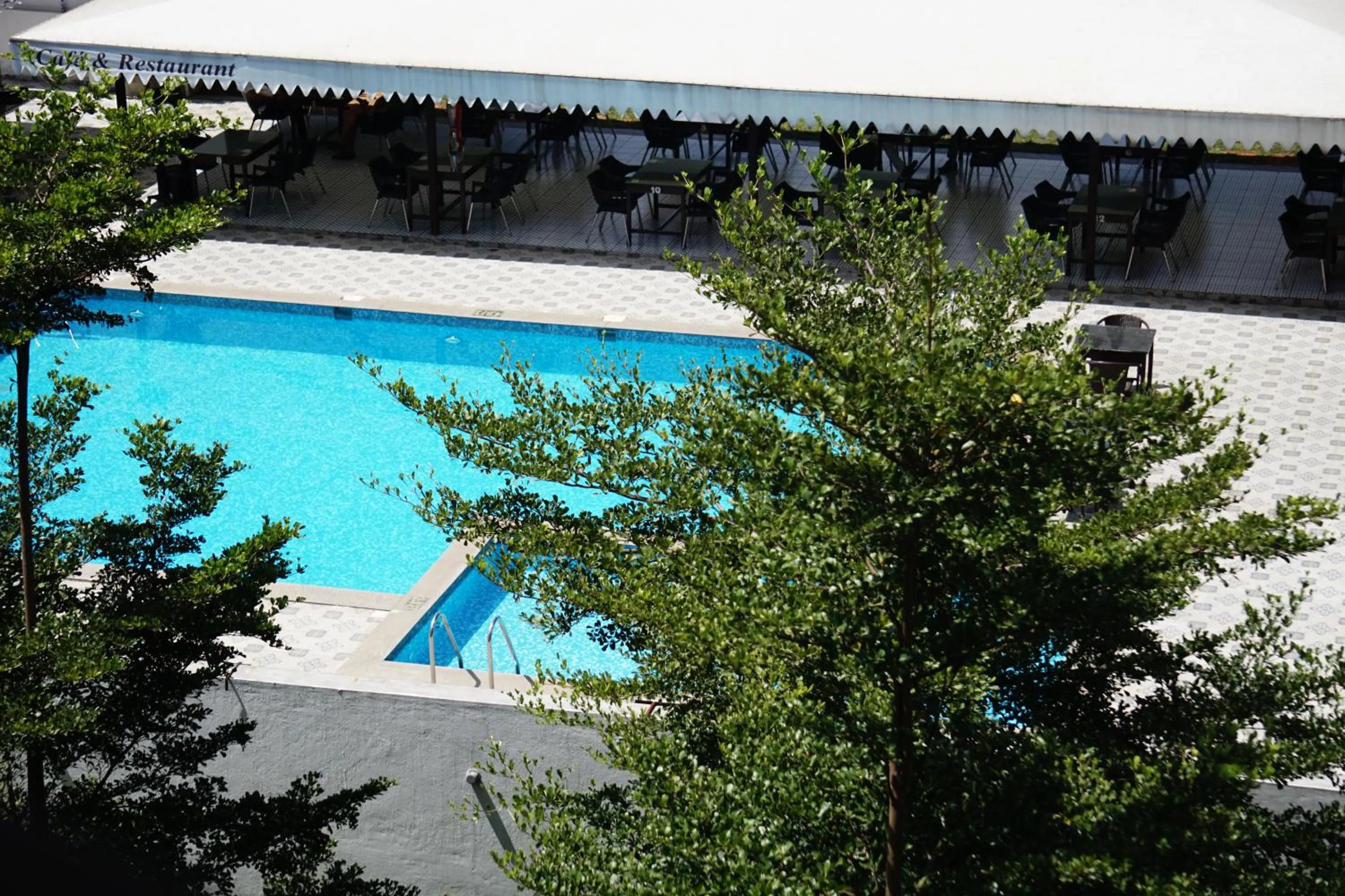 Swimming pool in Vistar Resort & Hotels