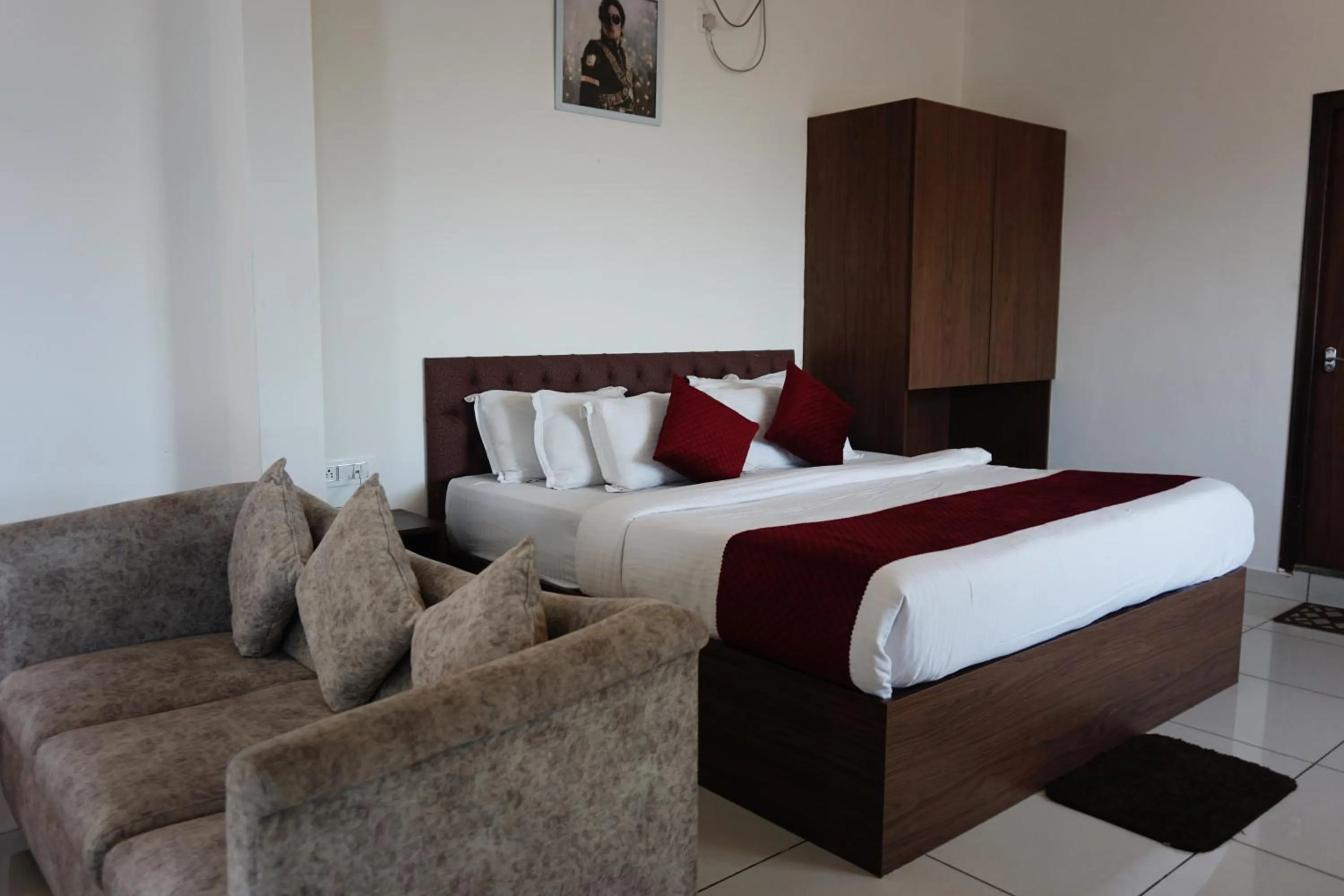 Bedroom, Bed in Vistar Resort & Hotels