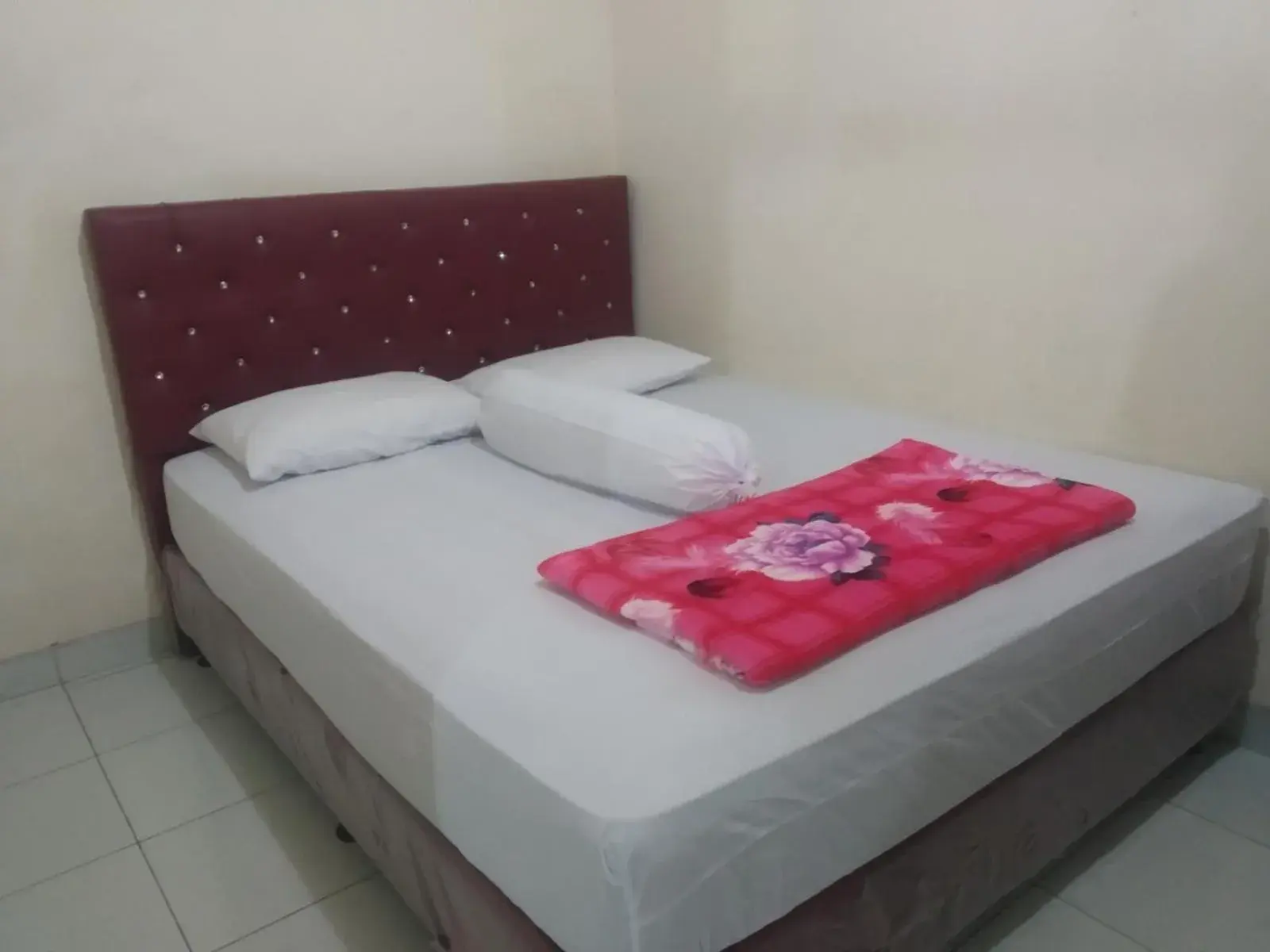 Bed in Modern indekos Cilegon Syariah Near Hospital Krakatau Medika Redpartner Bed in Modern indekos Cilegon Syariah Near Hospital Krakatau Medika Redpartner