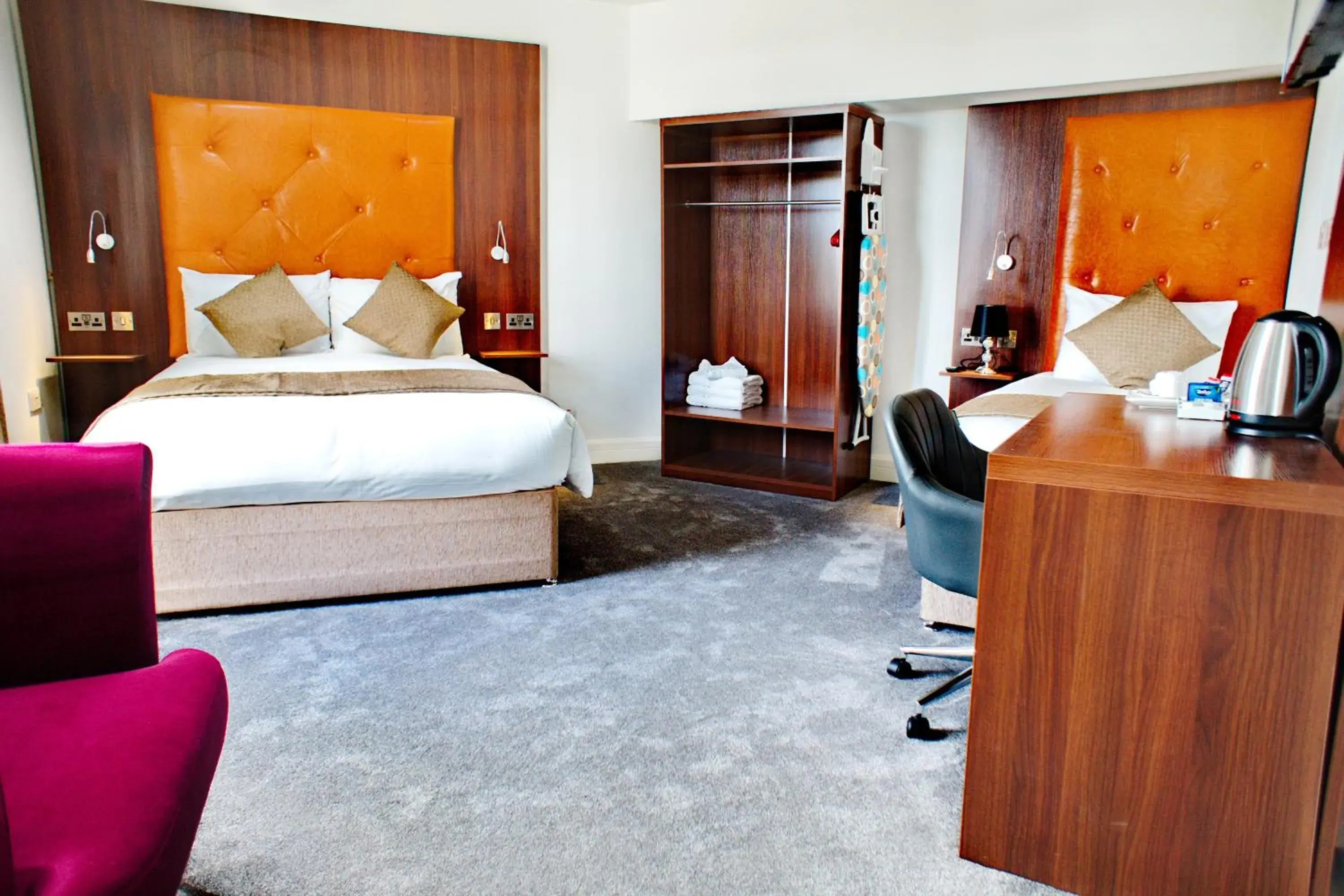 Bed in Trivelles Rochester Hotel Bed in Trivelles Rochester Hotel