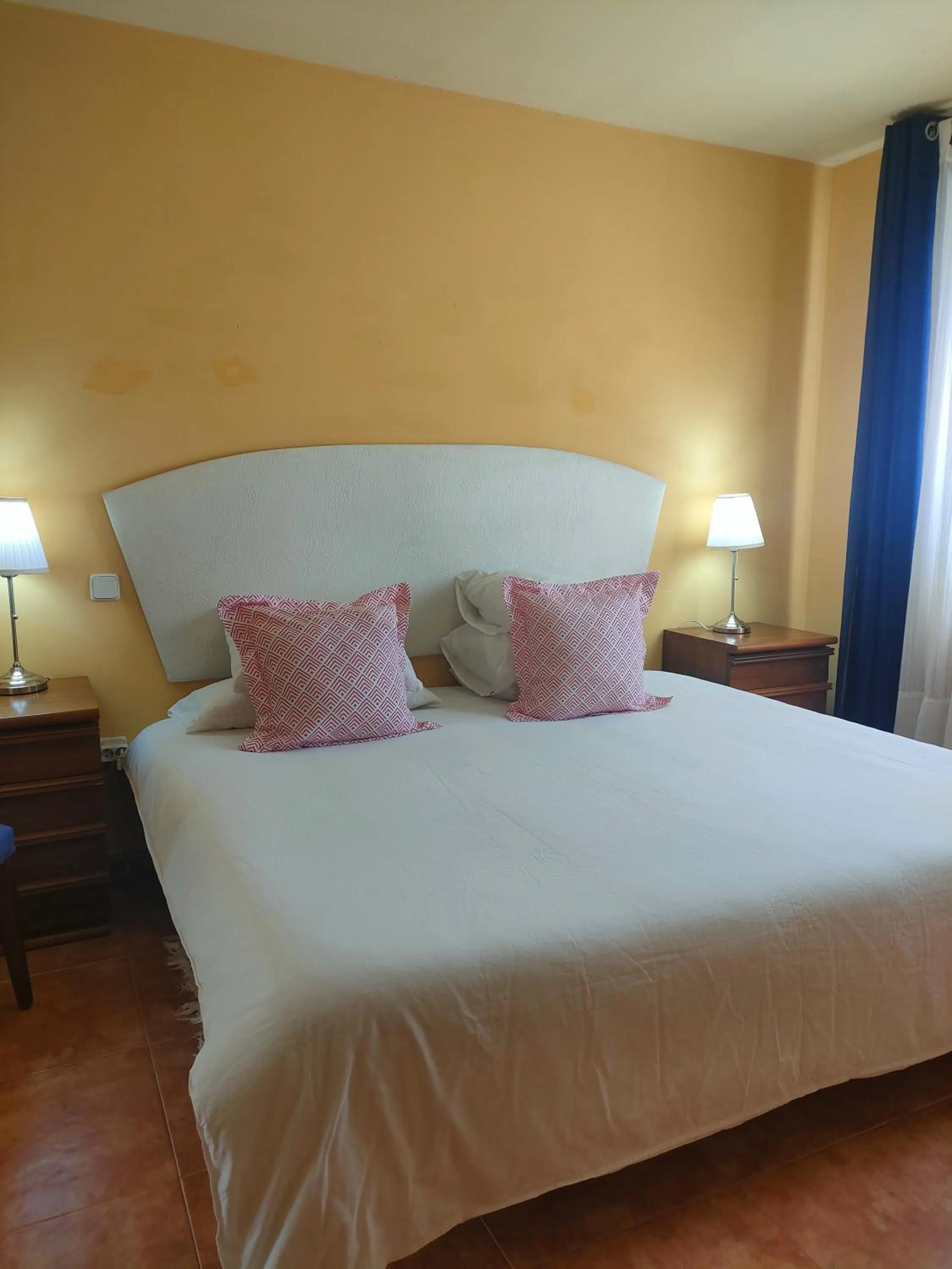 Bed in Hermosa Habitación amplia, fresca y tranquila.