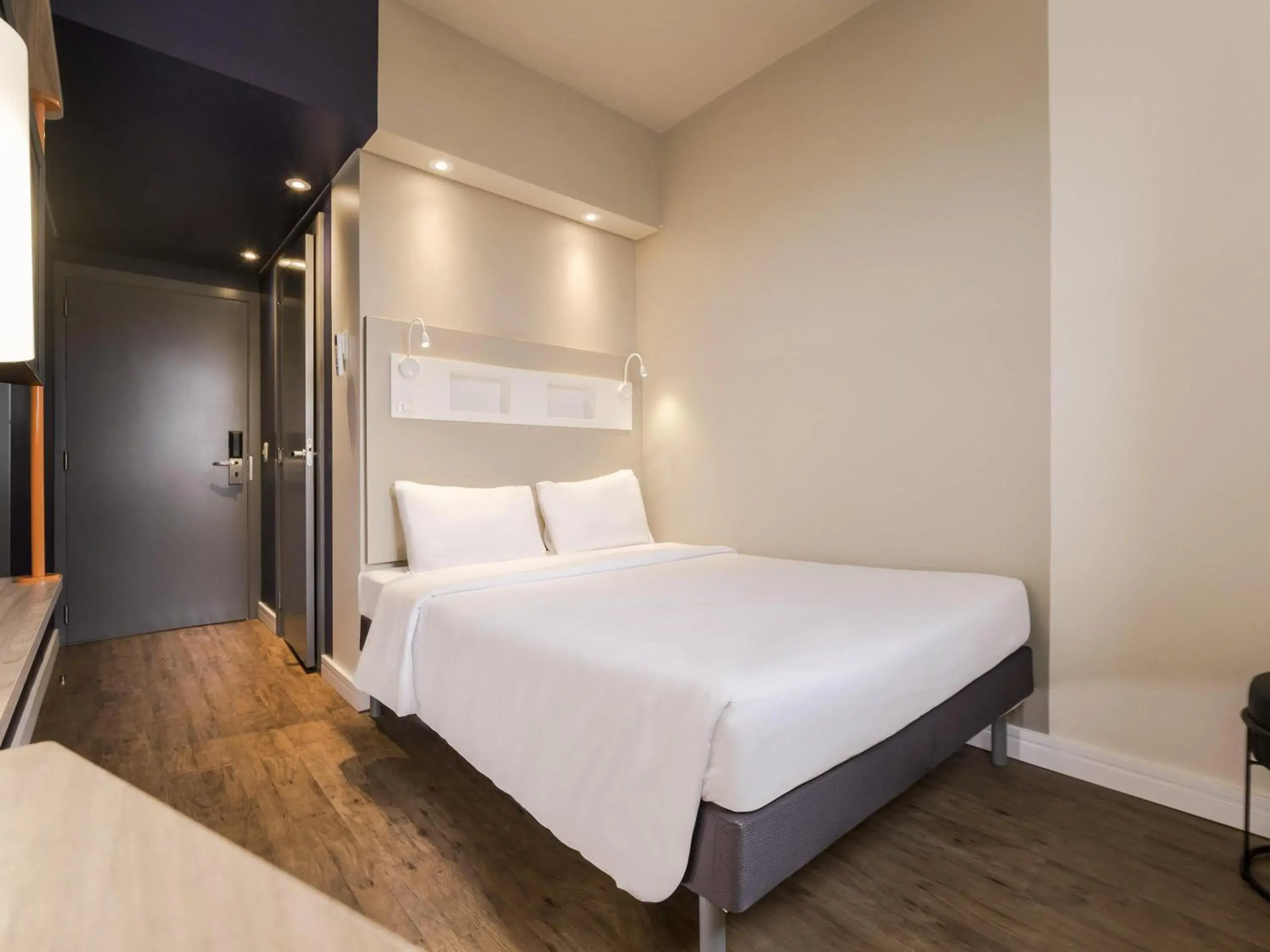 Bedroom, Bed in Ibis Budget Farroupilha Bedroom, Bed in Ibis Budget Farroupilha