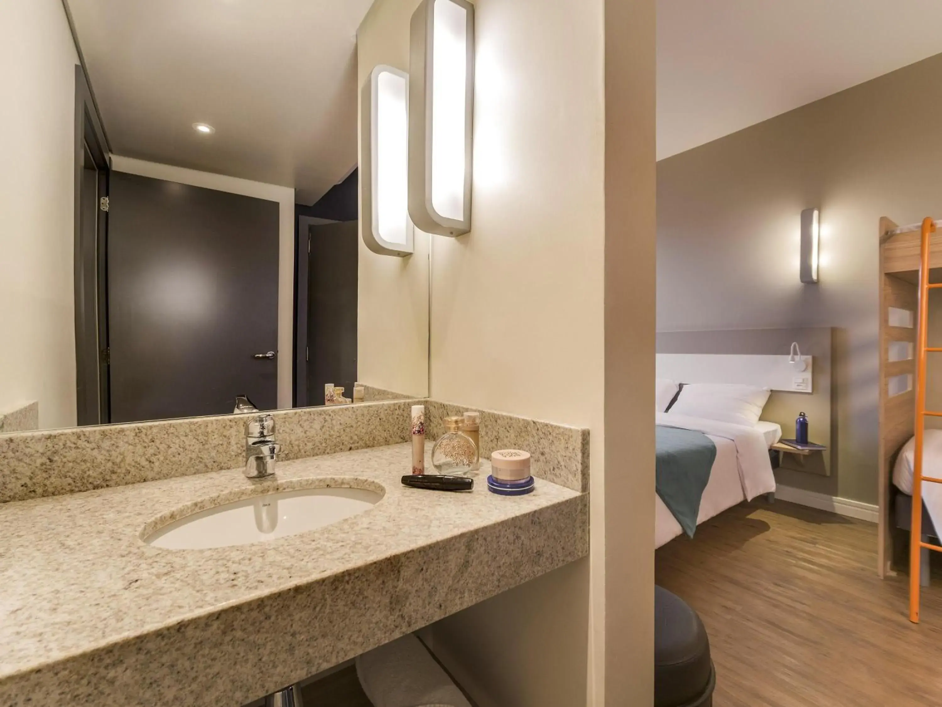 Bedroom, Bed in Ibis Budget Farroupilha Bedroom, Bed in Ibis Budget Farroupilha